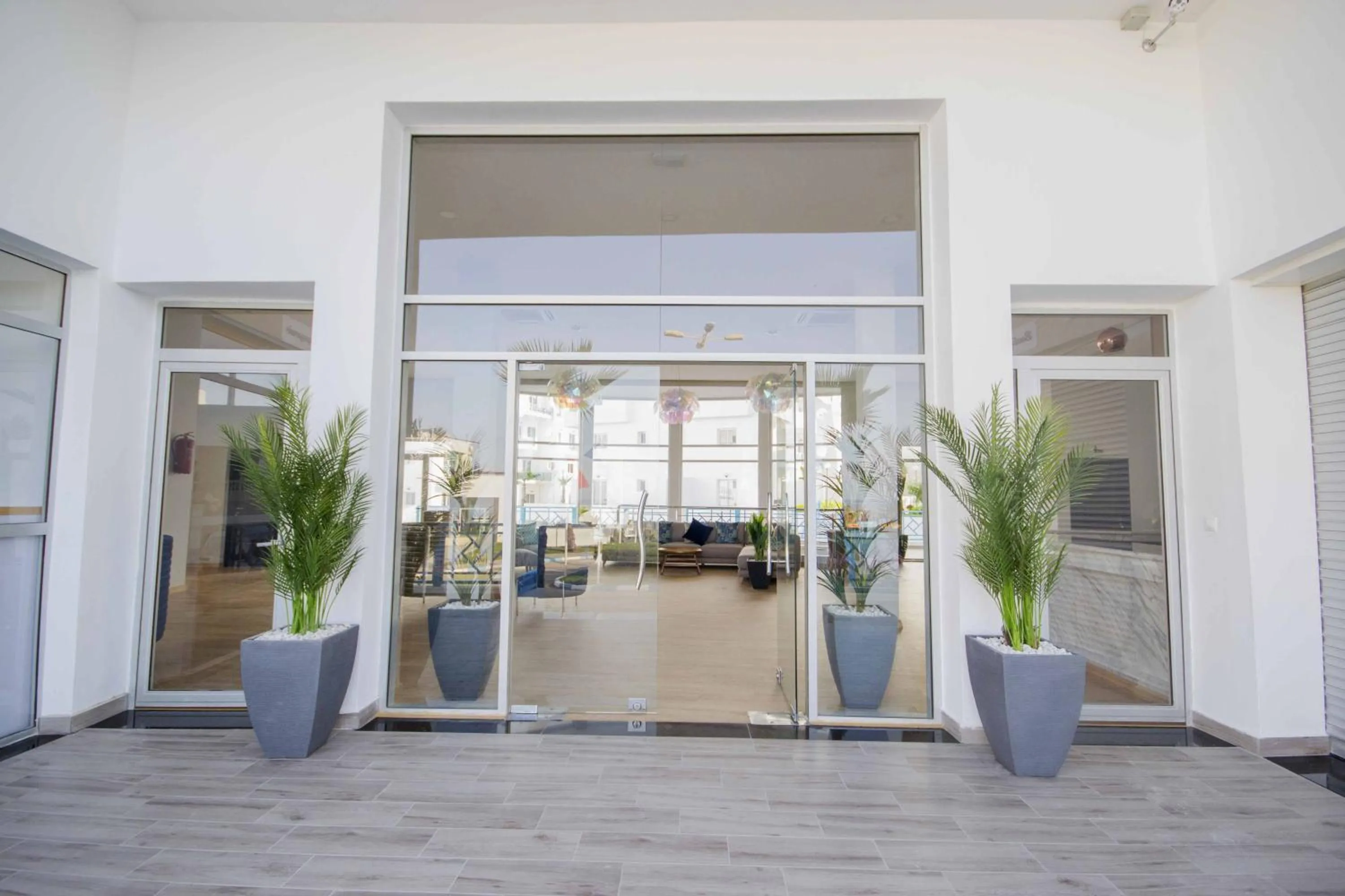 Facade/entrance in L'escale Appart-hôtel By 7AV HOTELS