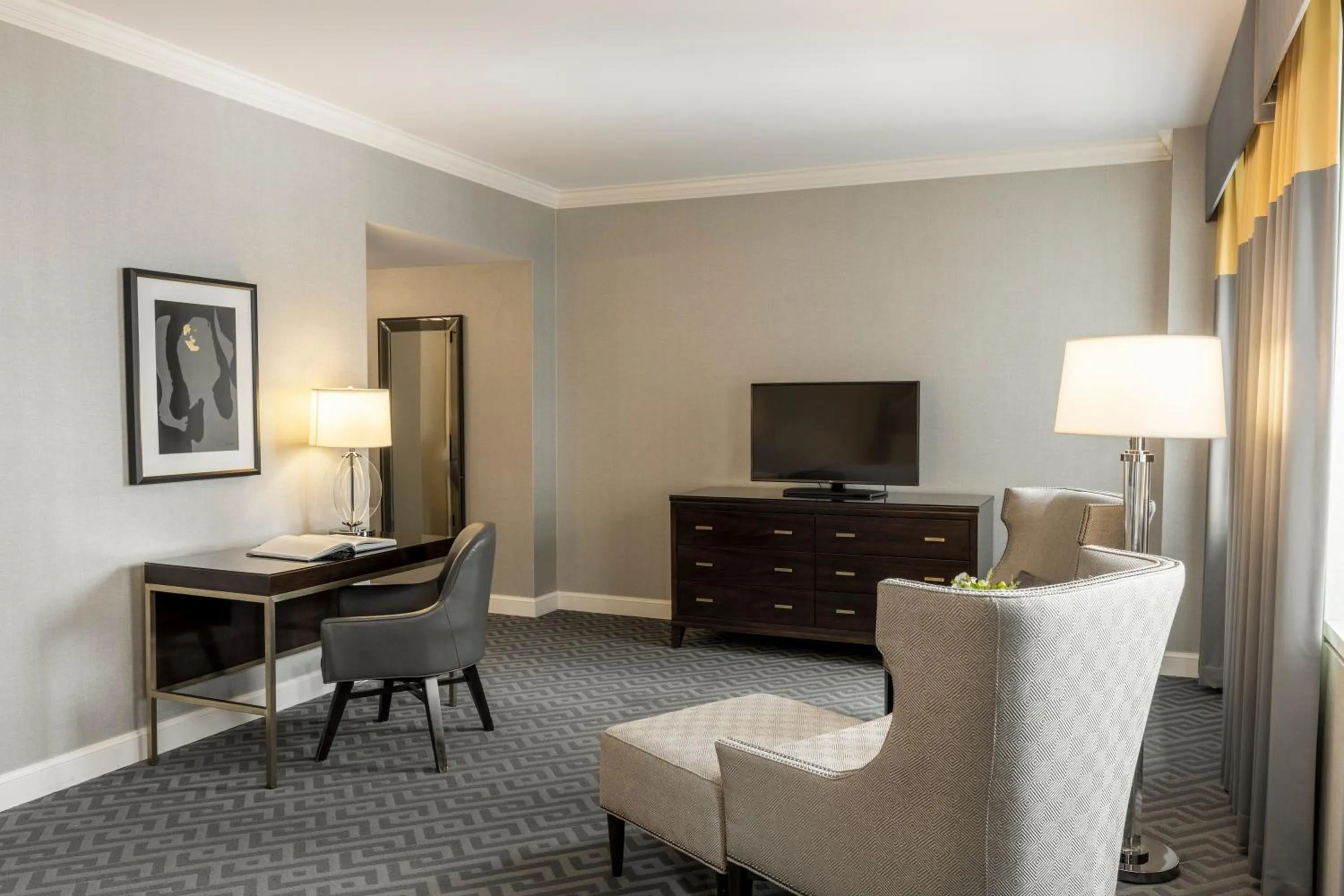 Living room in Fairmont Olympic Hotel