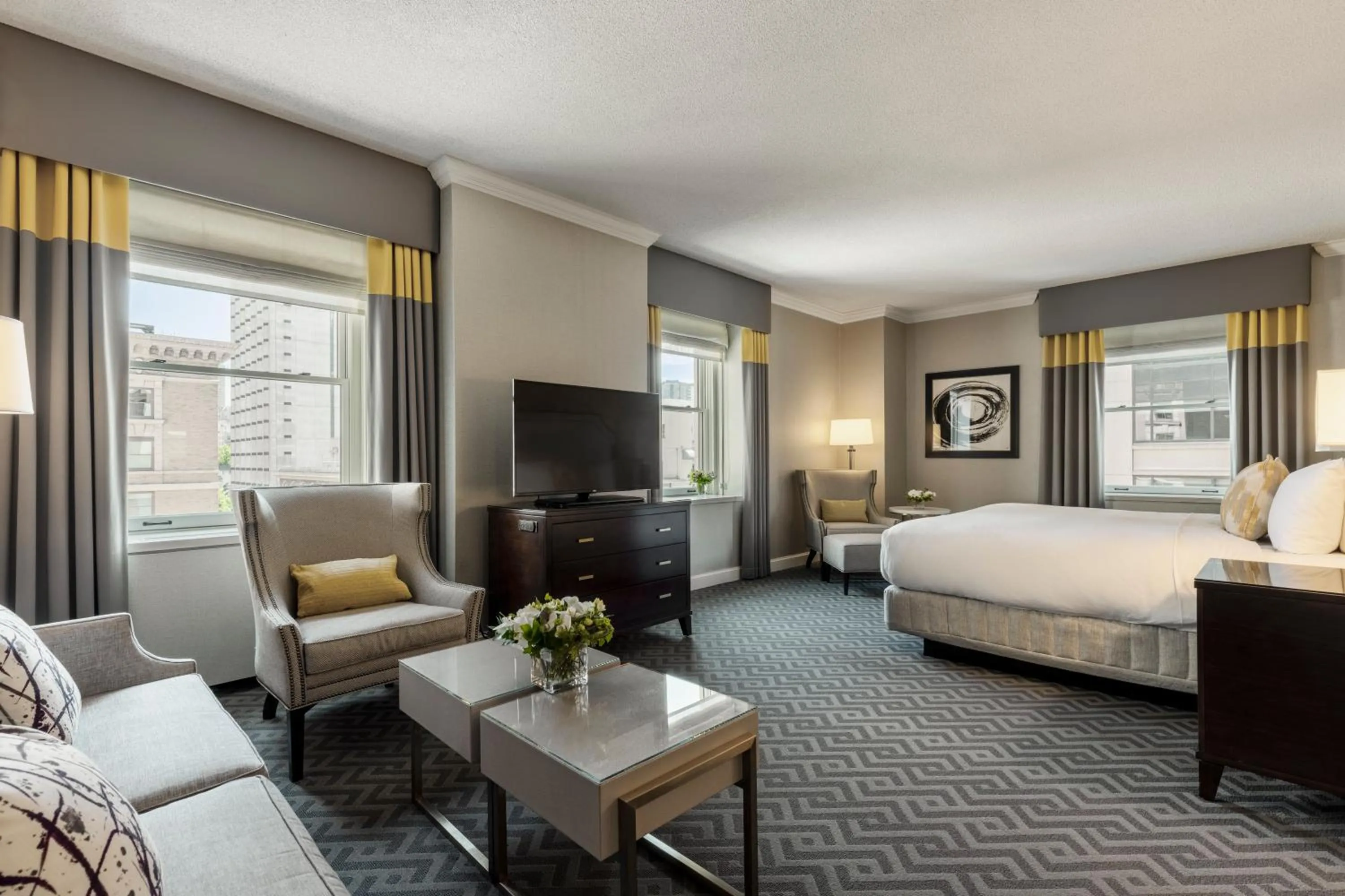 Photo of the whole room, Bed in Fairmont Olympic Hotel