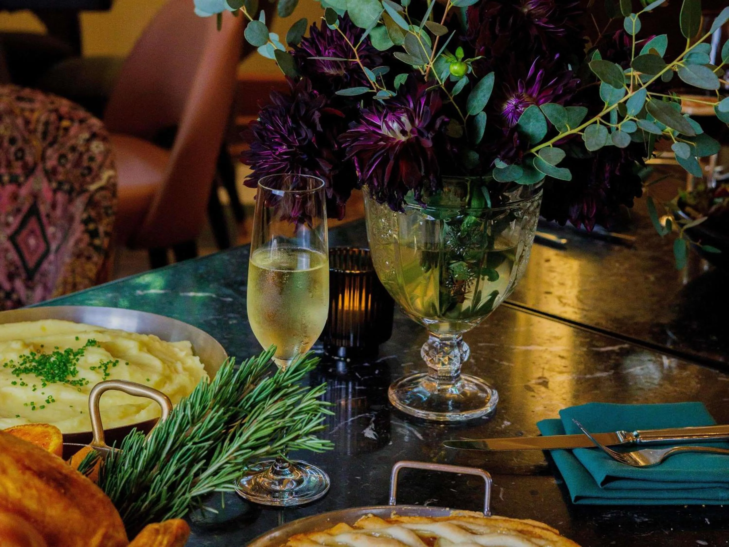 Restaurant/places to eat in Fairmont Olympic Hotel