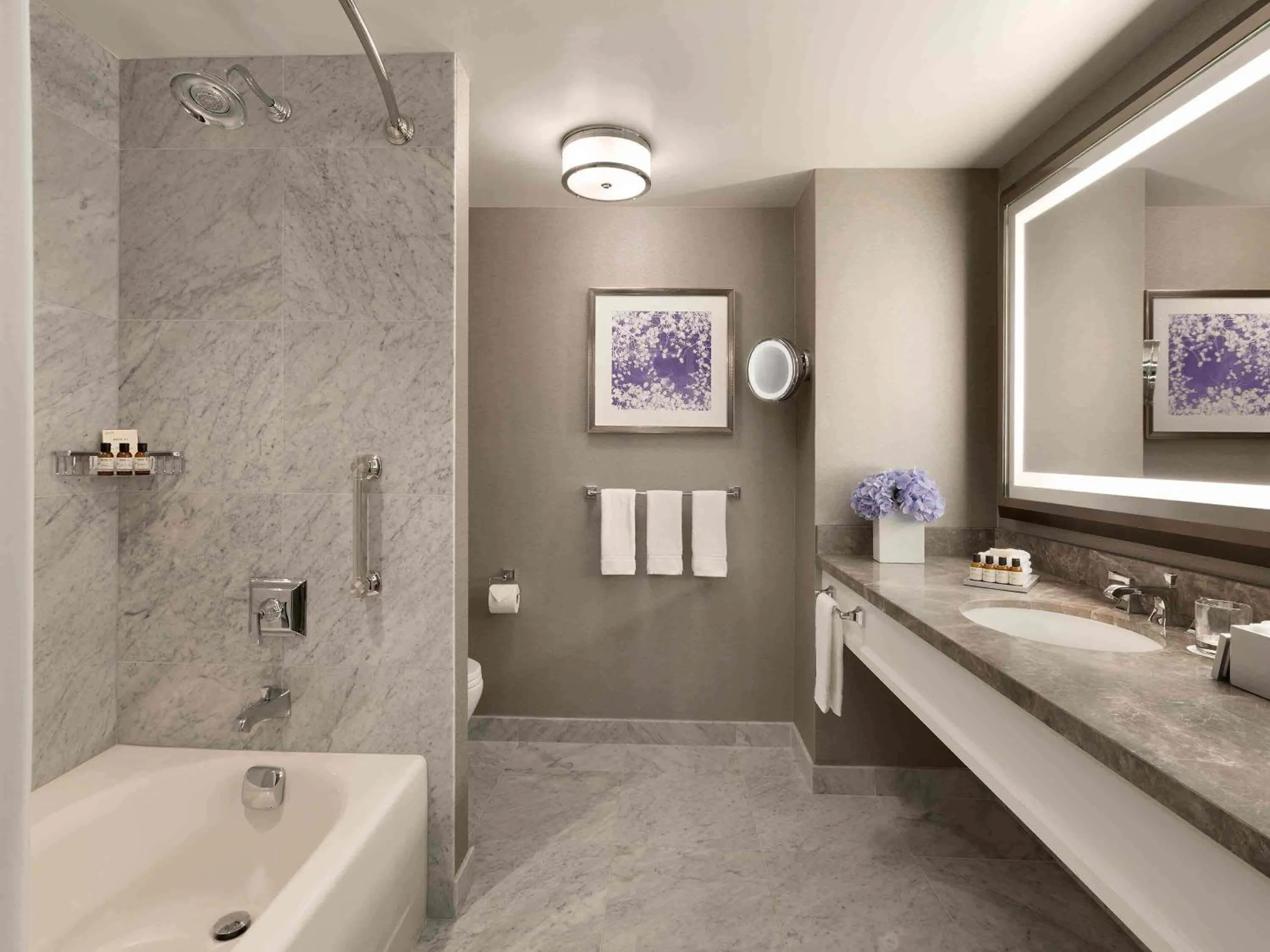 Bedroom in Fairmont Olympic Hotel