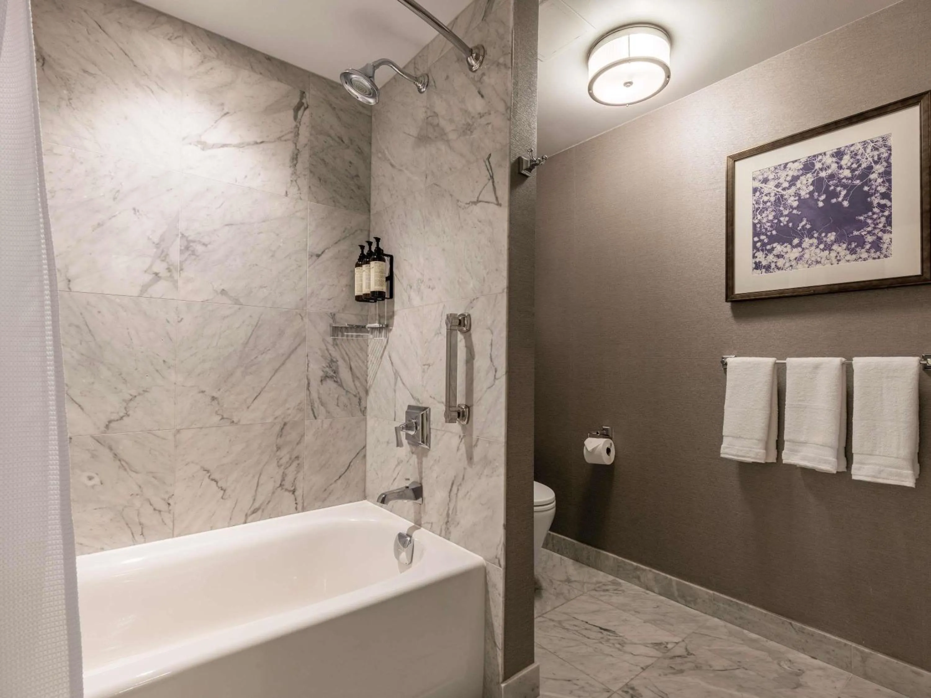 Bedroom in Fairmont Olympic Hotel