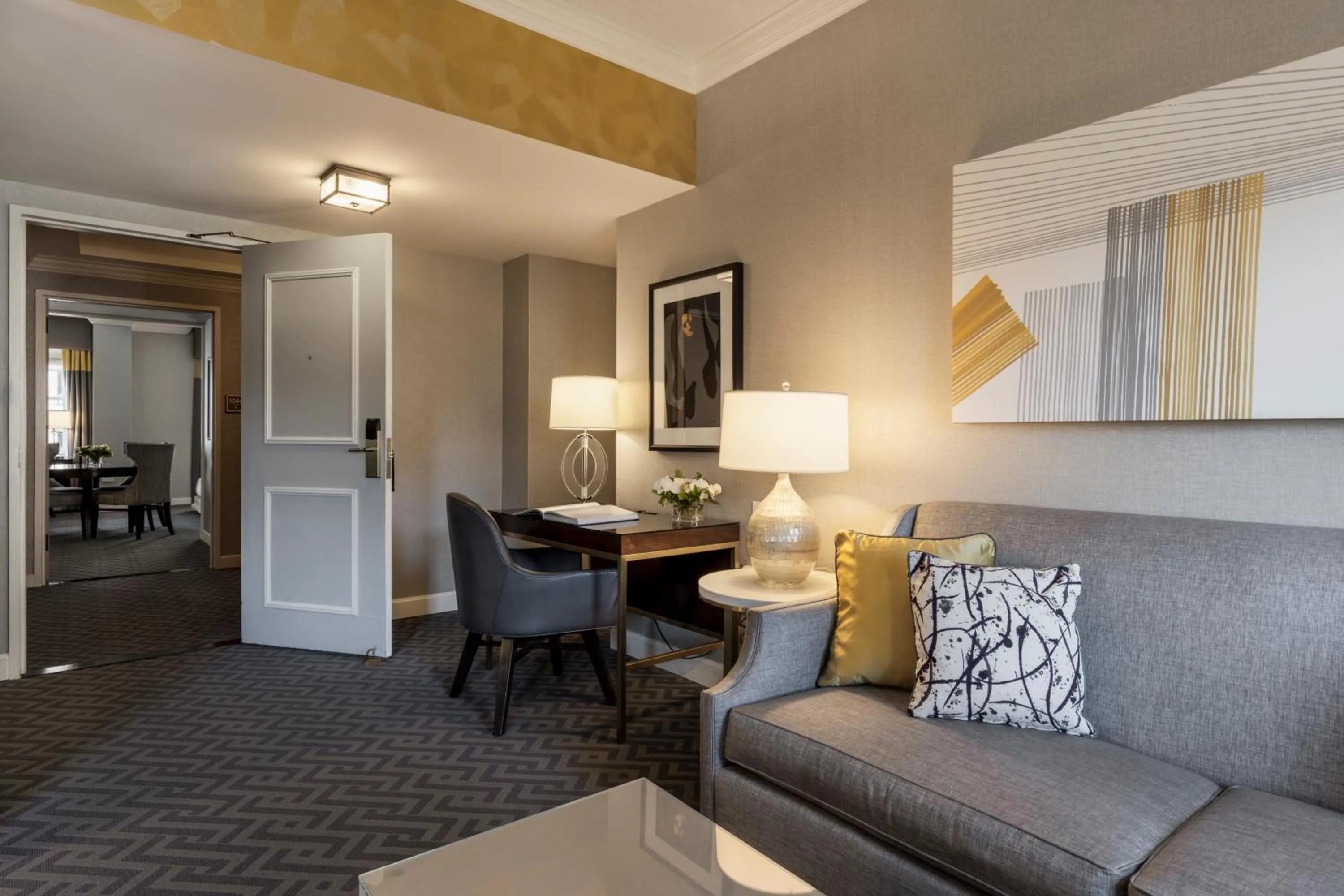 Living room in Fairmont Olympic Hotel