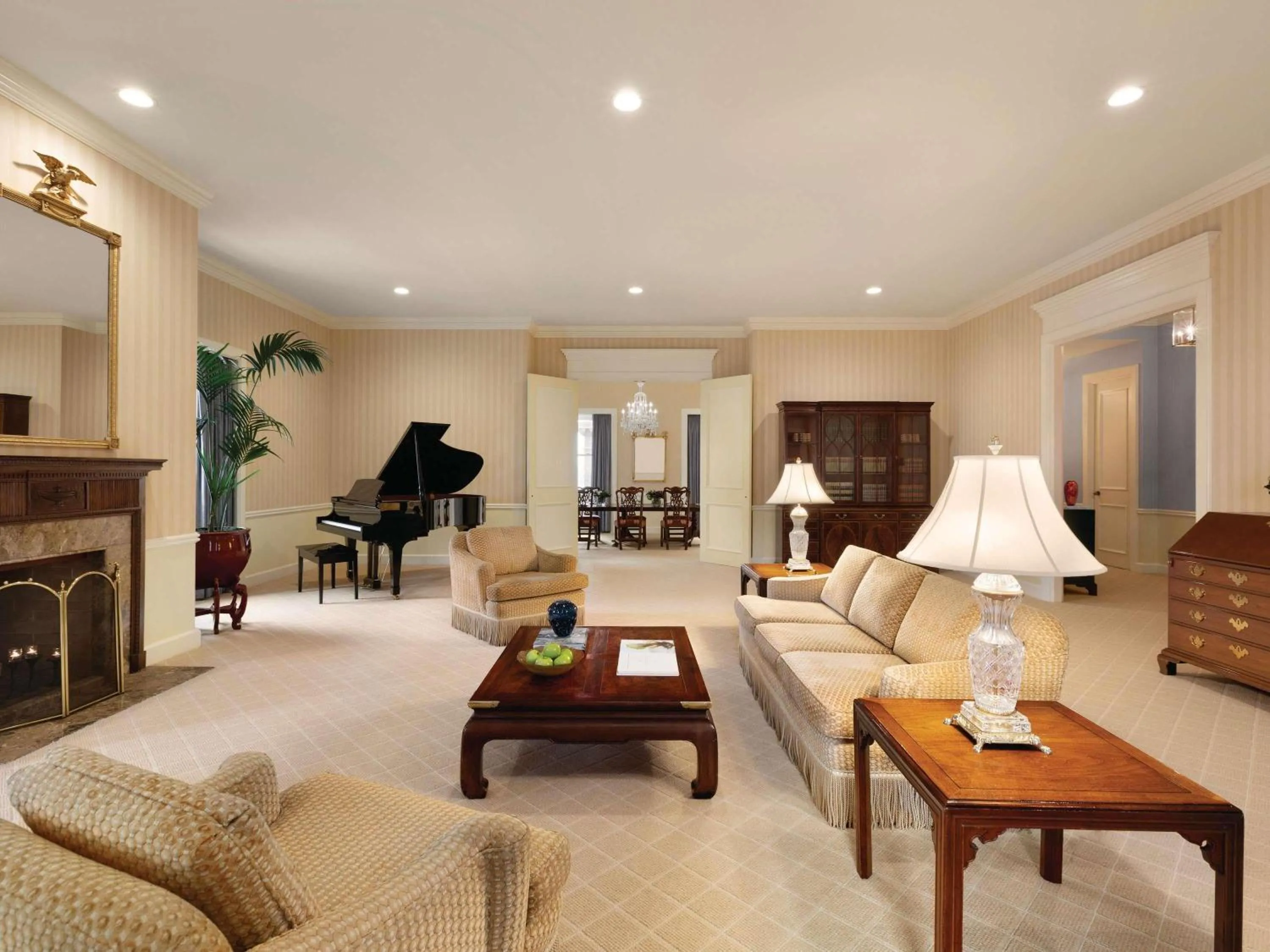 Bedroom in Fairmont Olympic Hotel