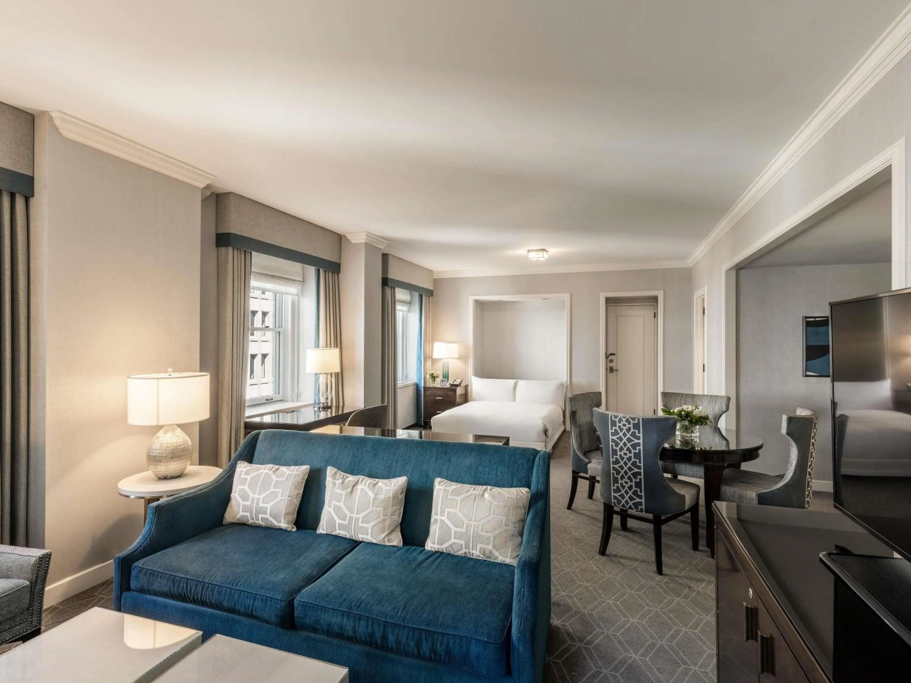 Bedroom, Bed in Fairmont Olympic Hotel