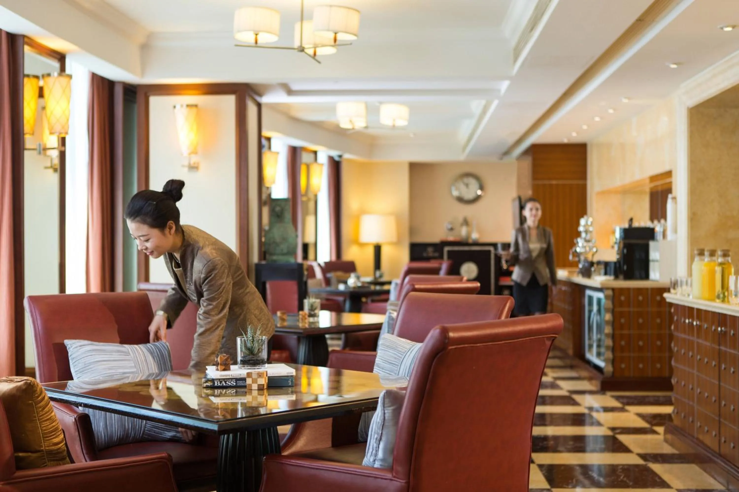 Lounge or bar in Renaissance Shanghai Pudong Hotel