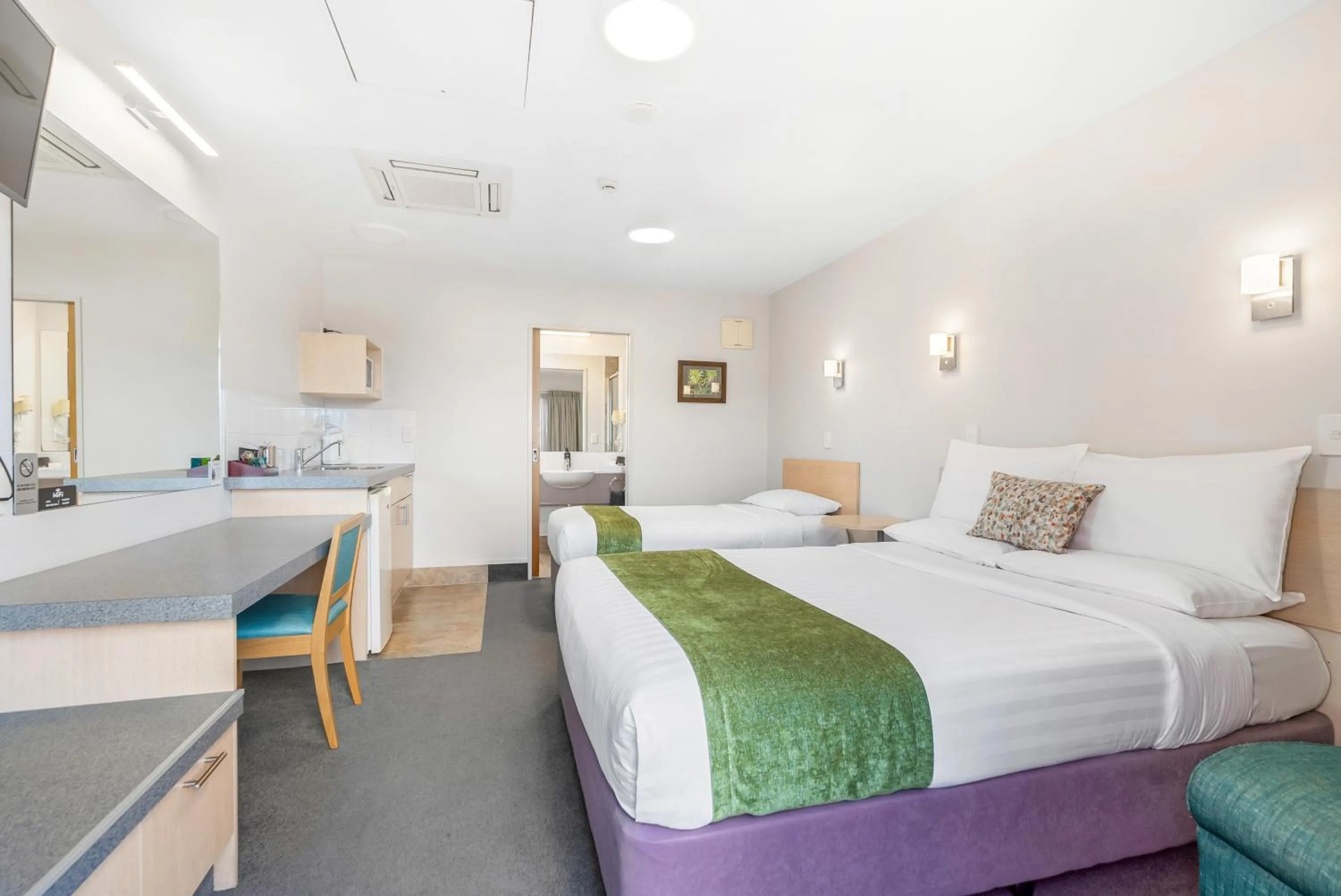 Bed in Bella Vista Motel Whangarei