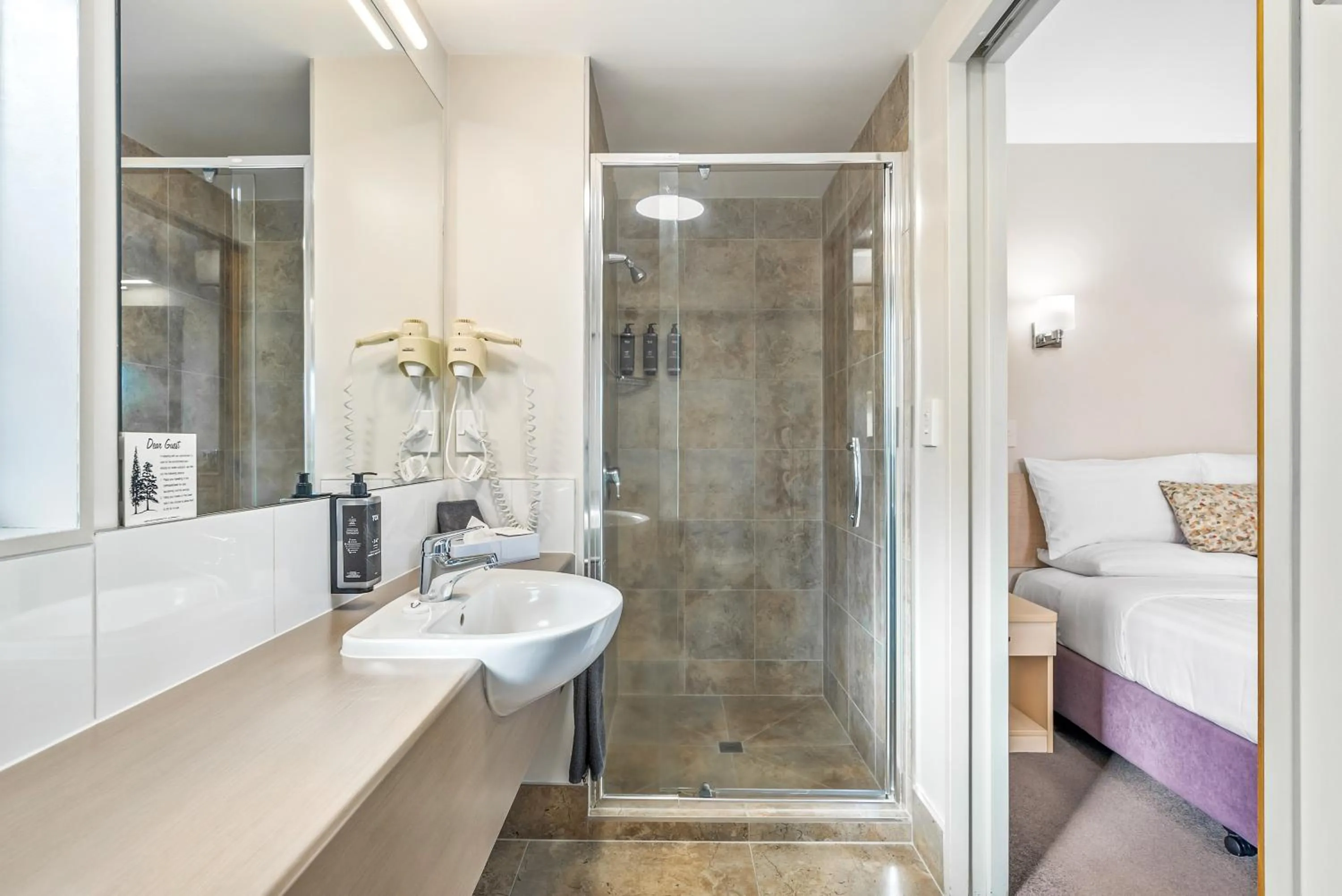 Shower in Bella Vista Motel Whangarei