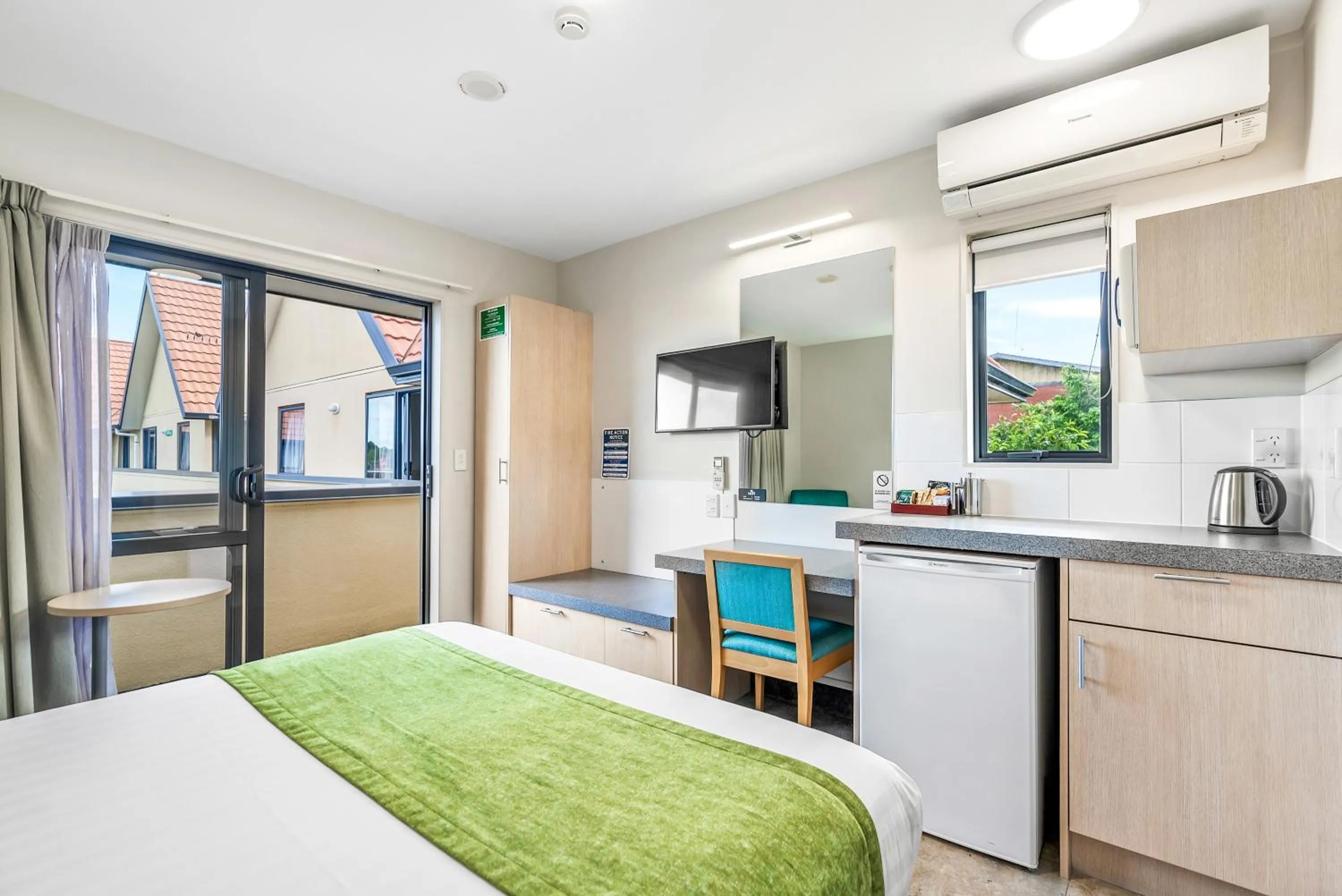 Bed in Bella Vista Motel Whangarei