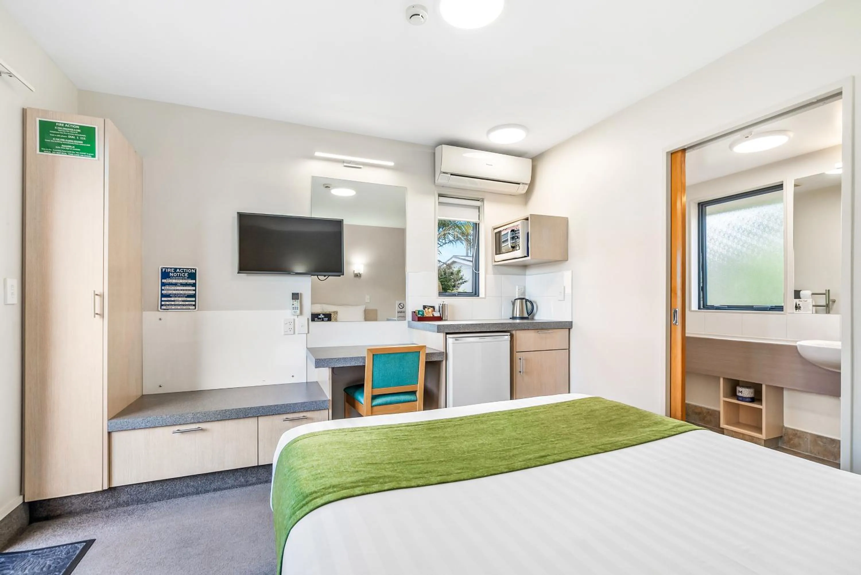 Bed in Bella Vista Motel Whangarei