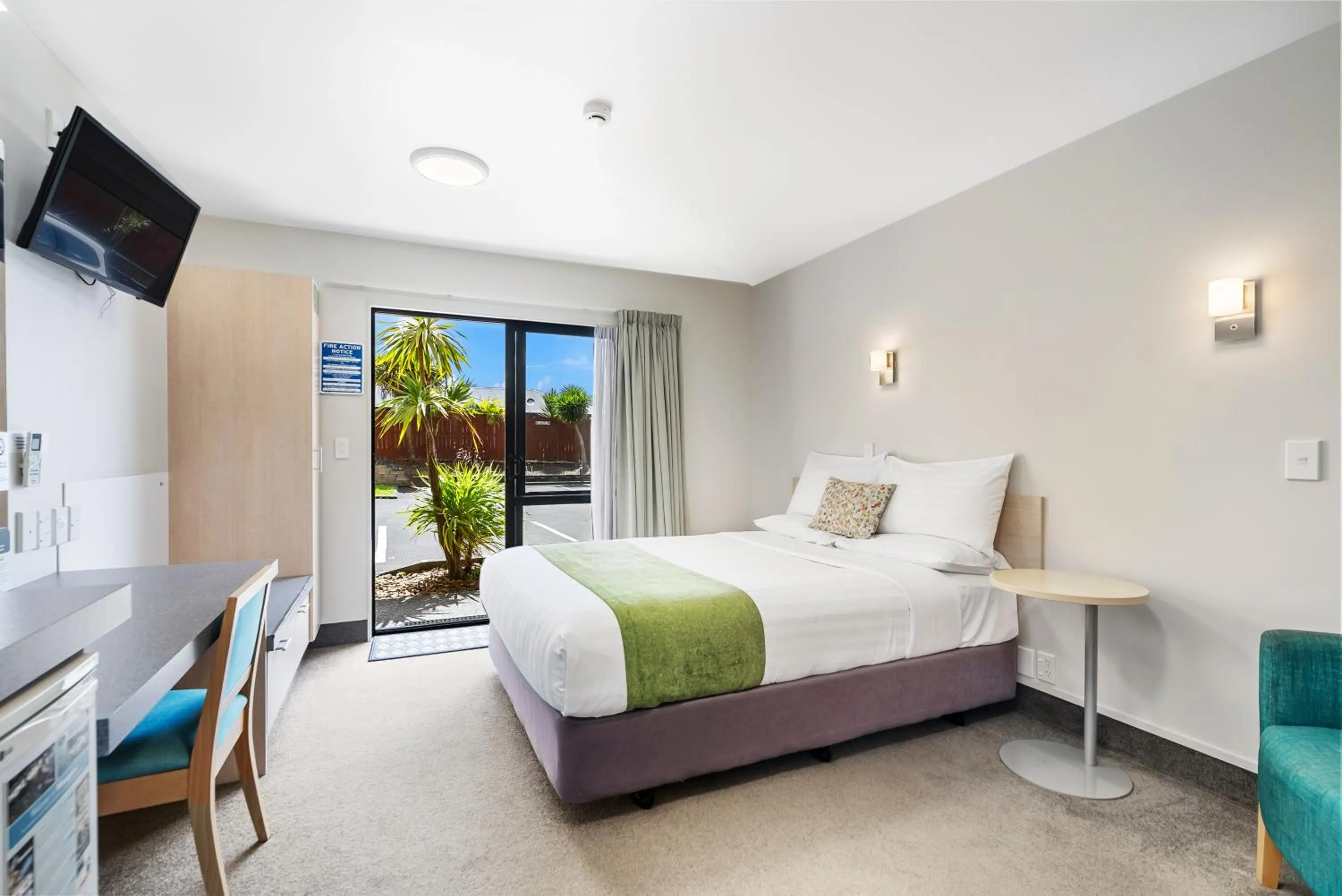 Bed in Bella Vista Motel Whangarei