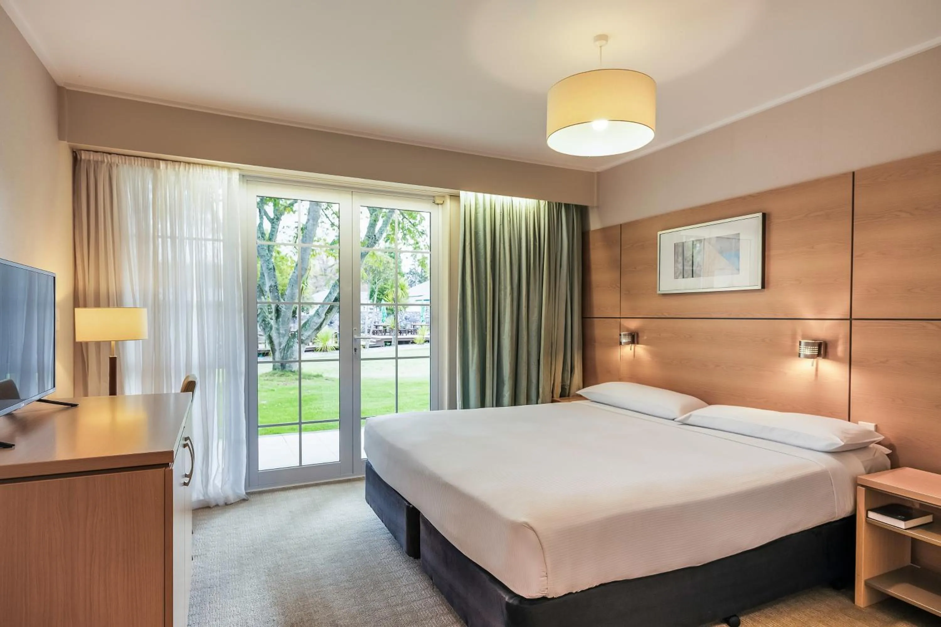 Bedroom, Bed in Wairakei Resort Taupo