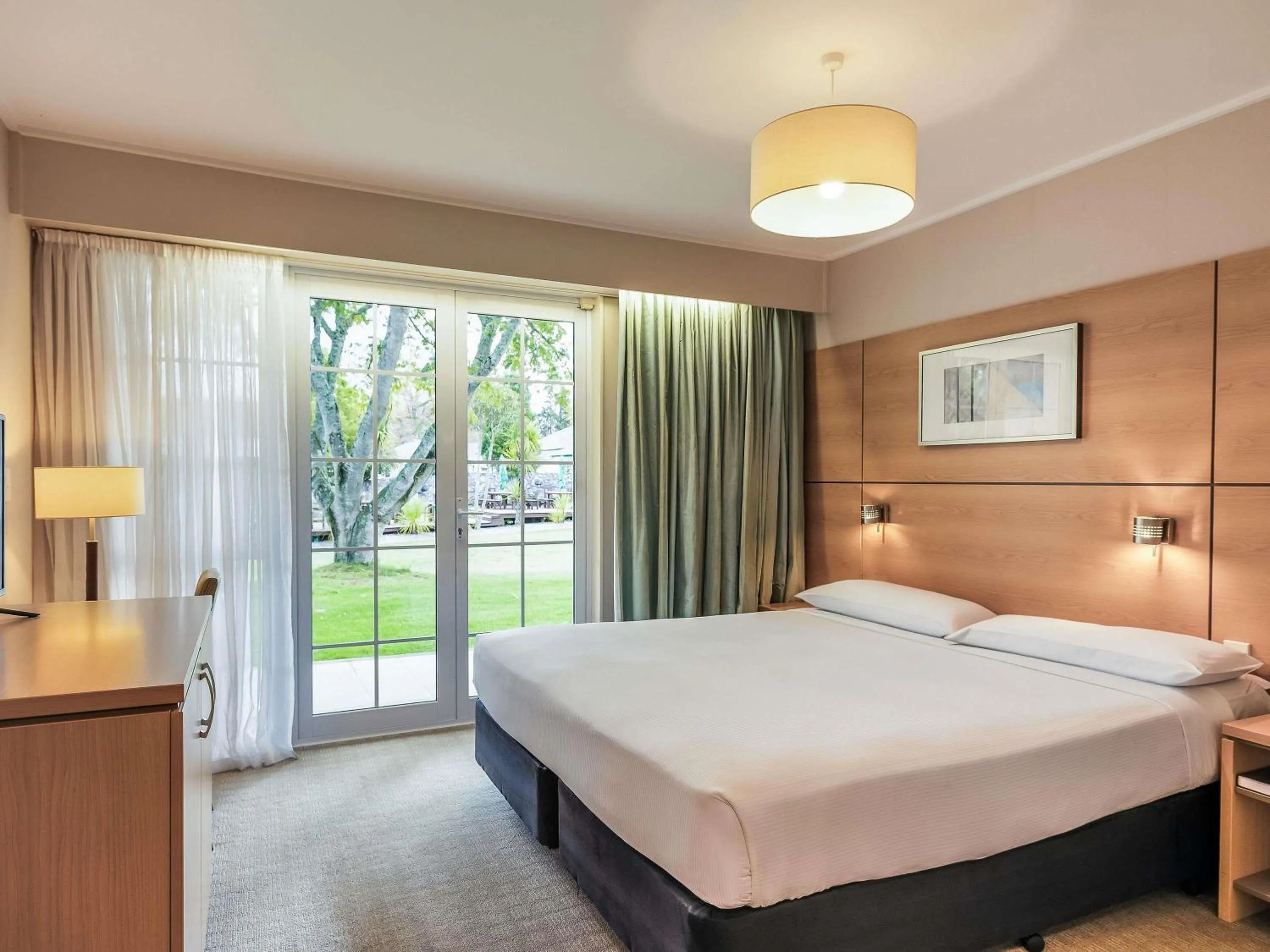 Bedroom, Bed in Wairakei Resort Taupo