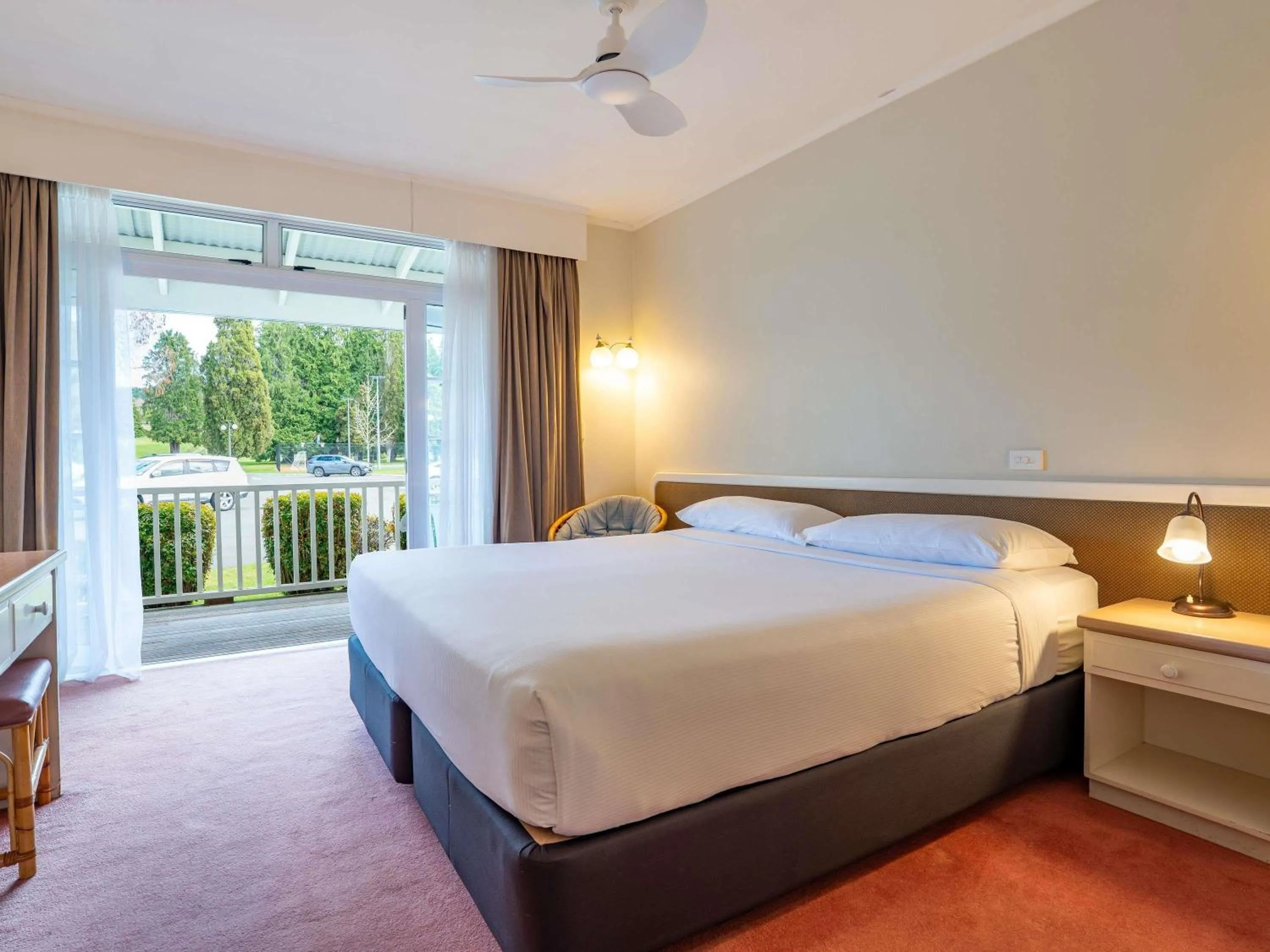 Bedroom, Bed in Wairakei Resort Taupo