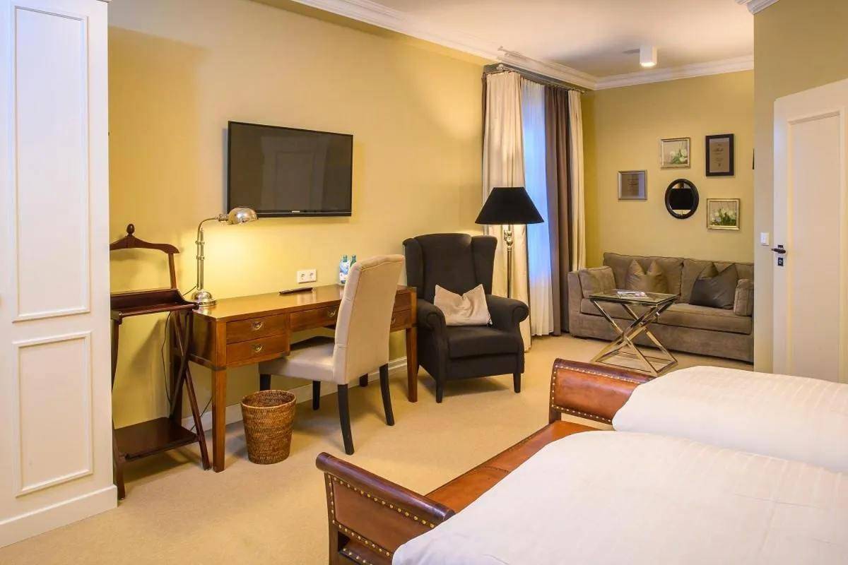 TV and multimedia, Bed in Landhotel Donner