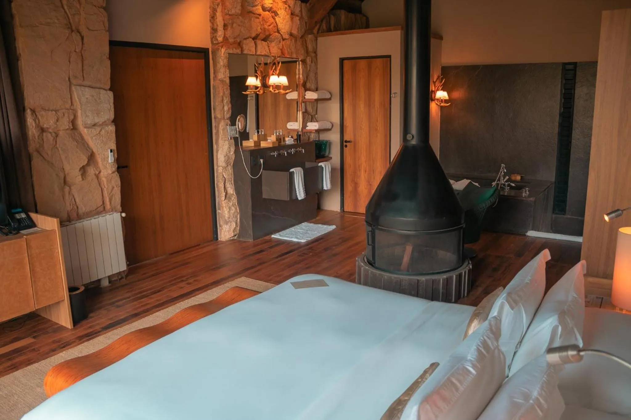 Photo of the whole room, Bed in Botanique Hotel Experience - Campos do Jordão