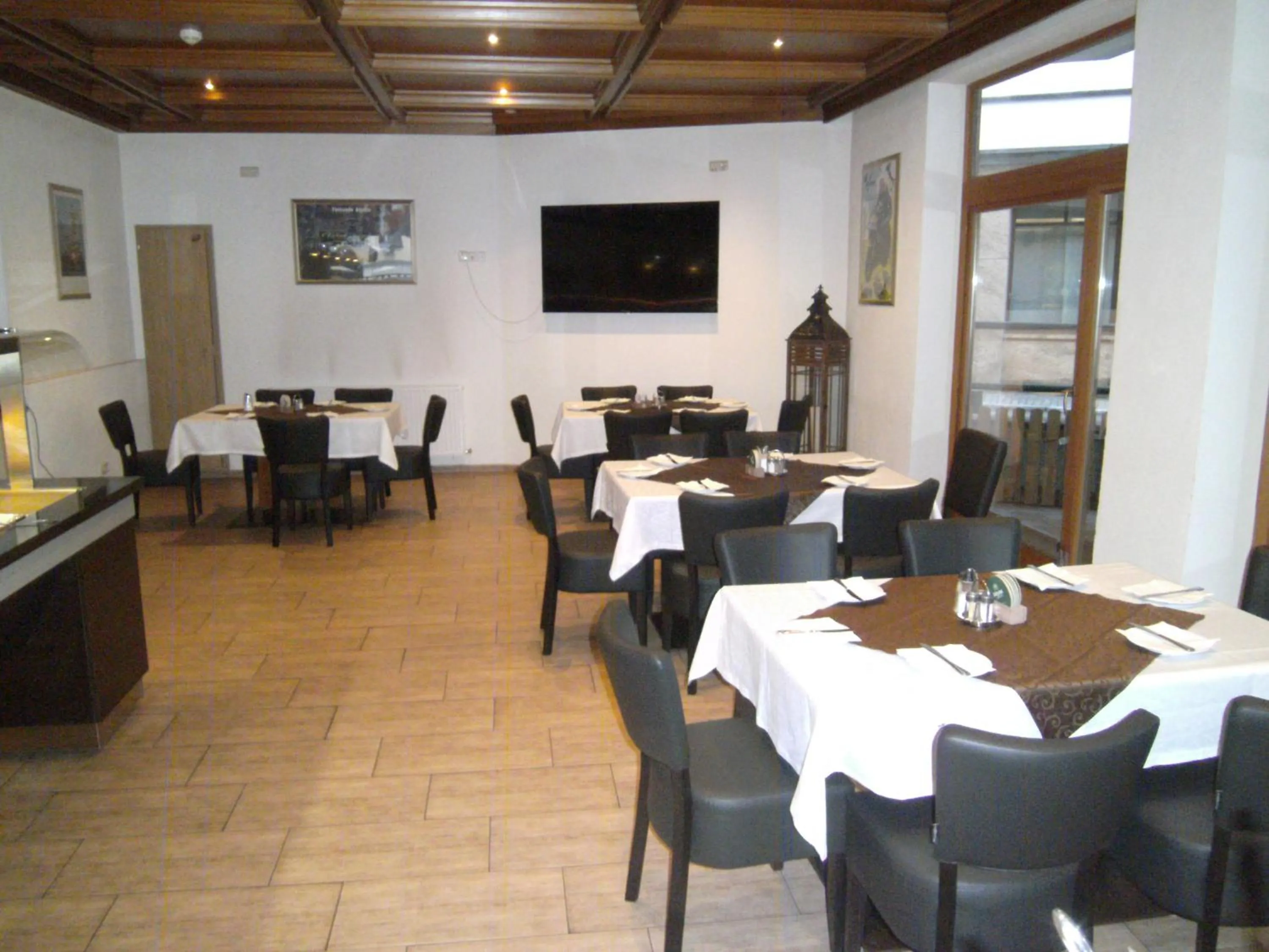 Restaurant/places to eat in Gasthof Hotel Kirchenwirt