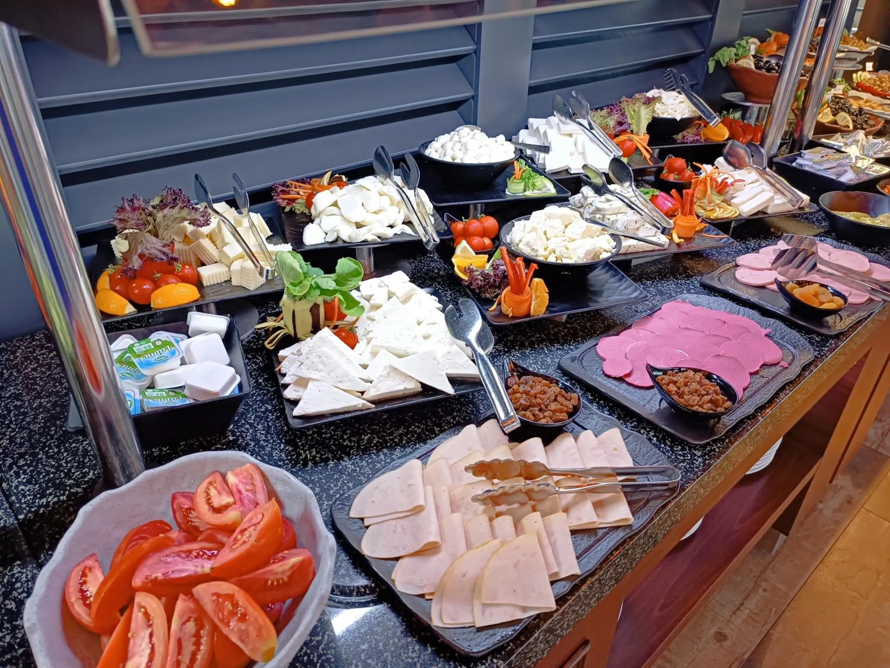 Food and drinks in Forum Suite Otel