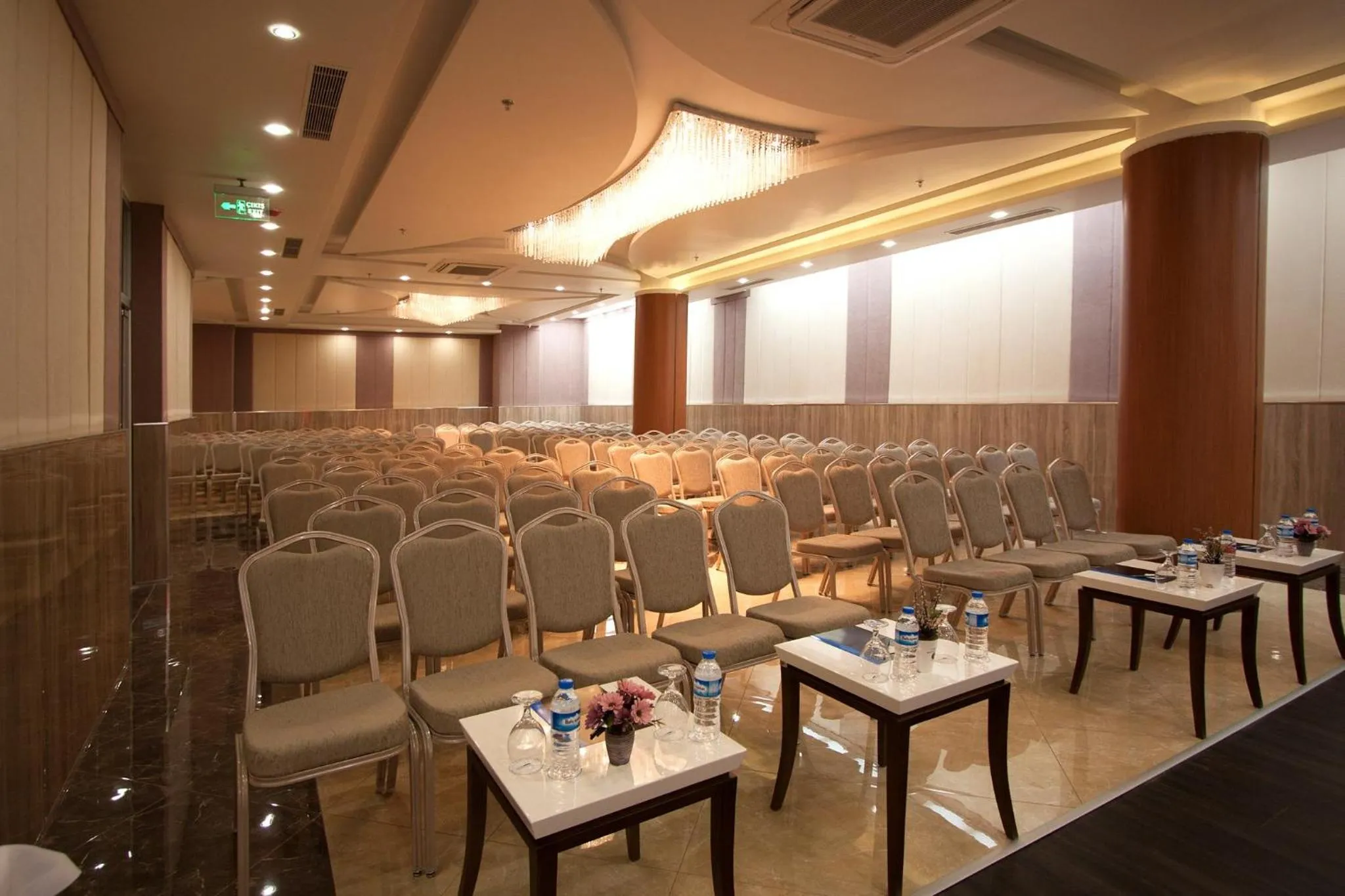 Business facilities in Forum Suite Otel