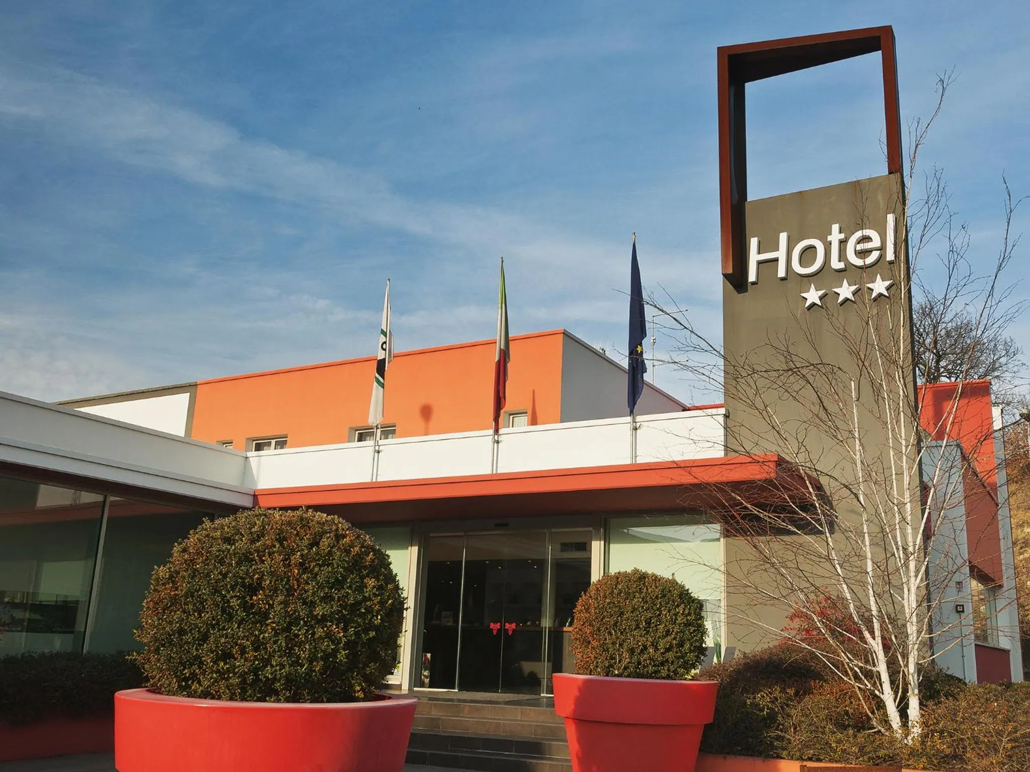 Property logo or sign in Hotel Cluentum