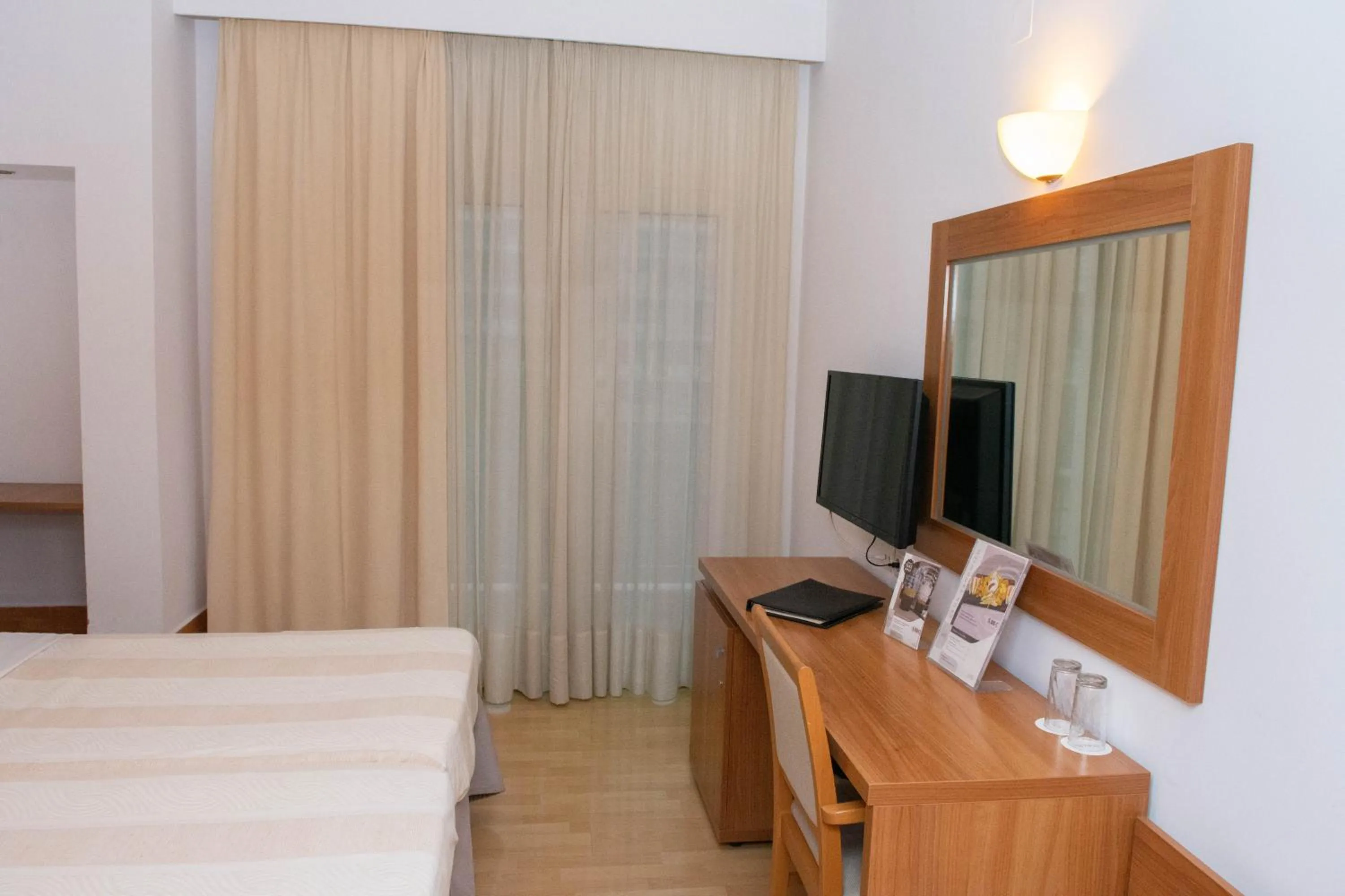 TV and multimedia, Bed in Leto Boutique Hotel Agrinio