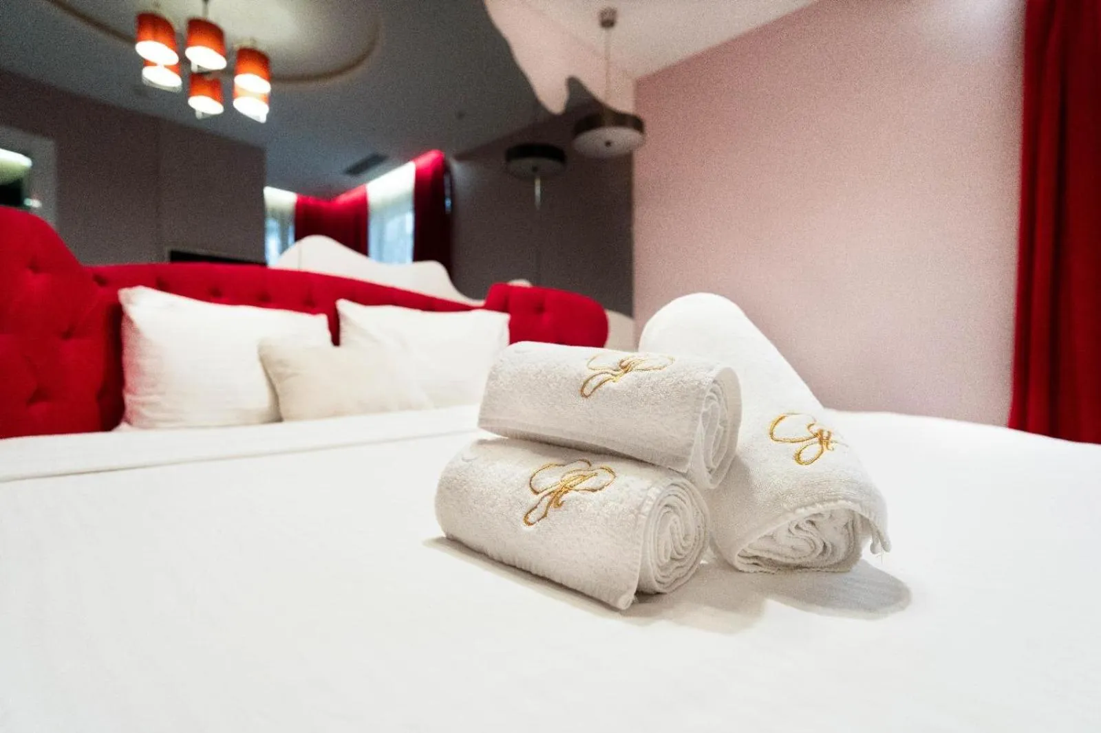 Bed in Golden Pars Hotel