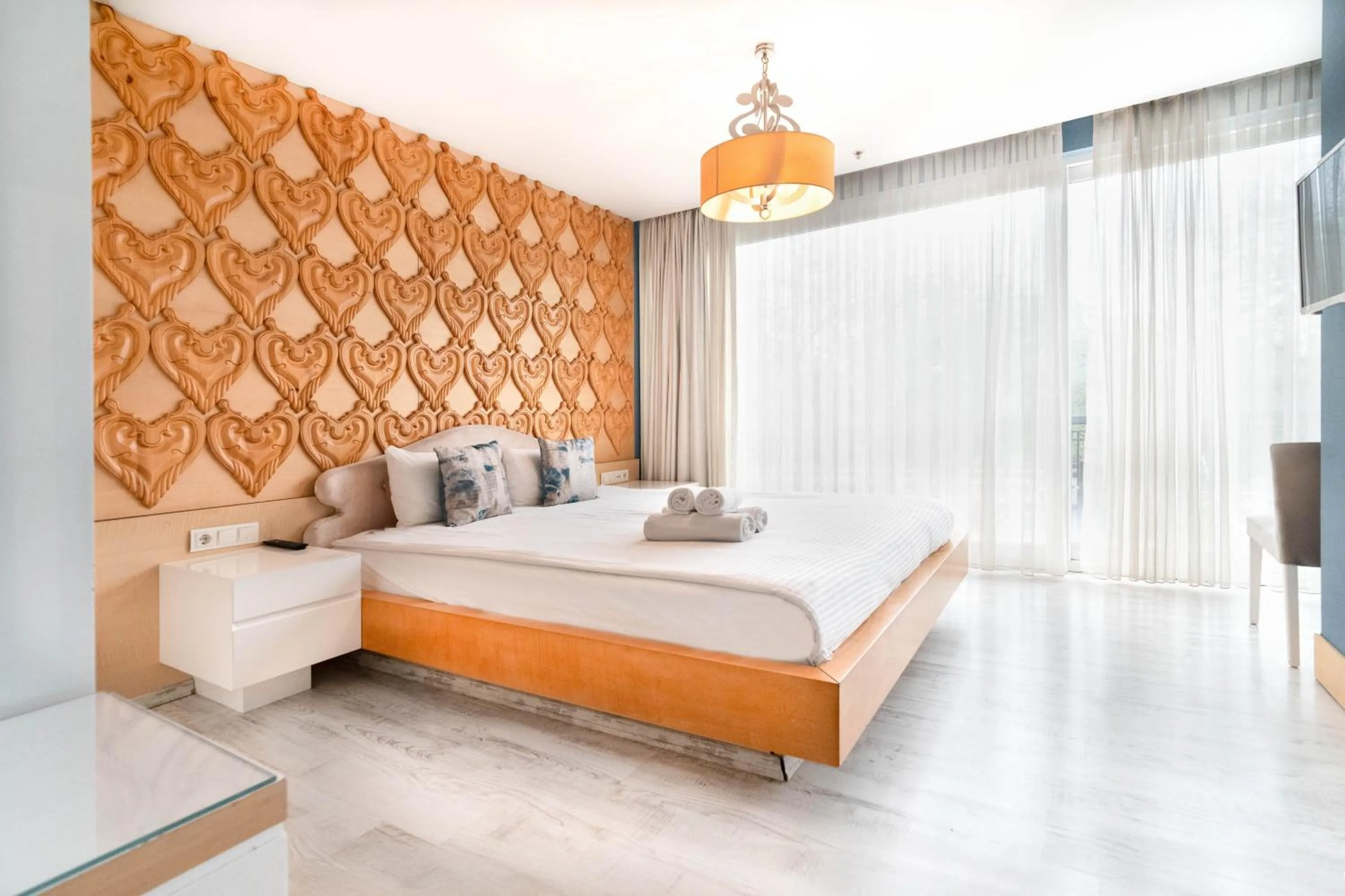 Photo of the whole room, Bed in Golden Pars Hotel