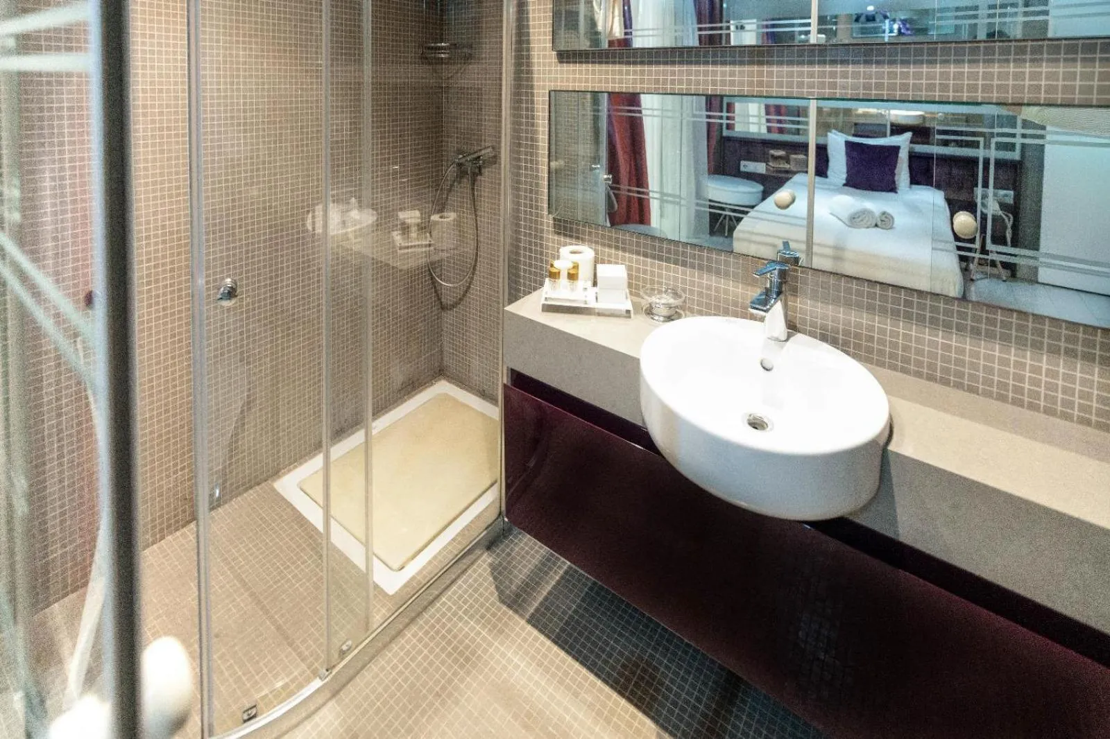 Bathroom in Golden Pars Hotel