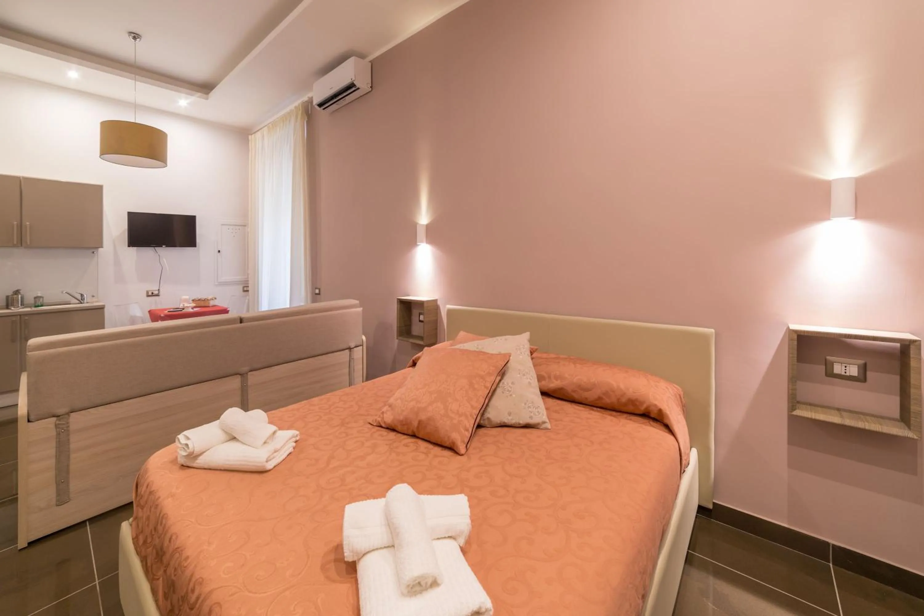 Bed in Be Italian Flat Bovio