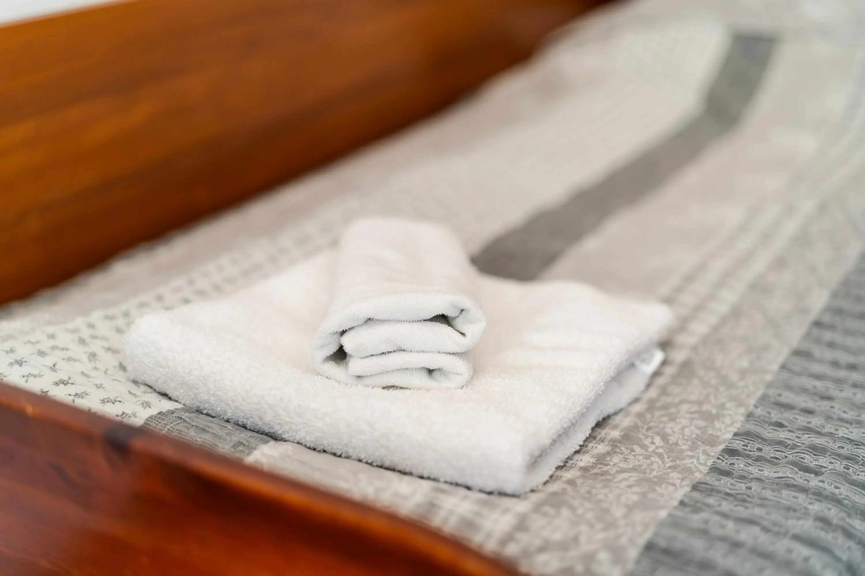towels, Bed in Hotel Europa