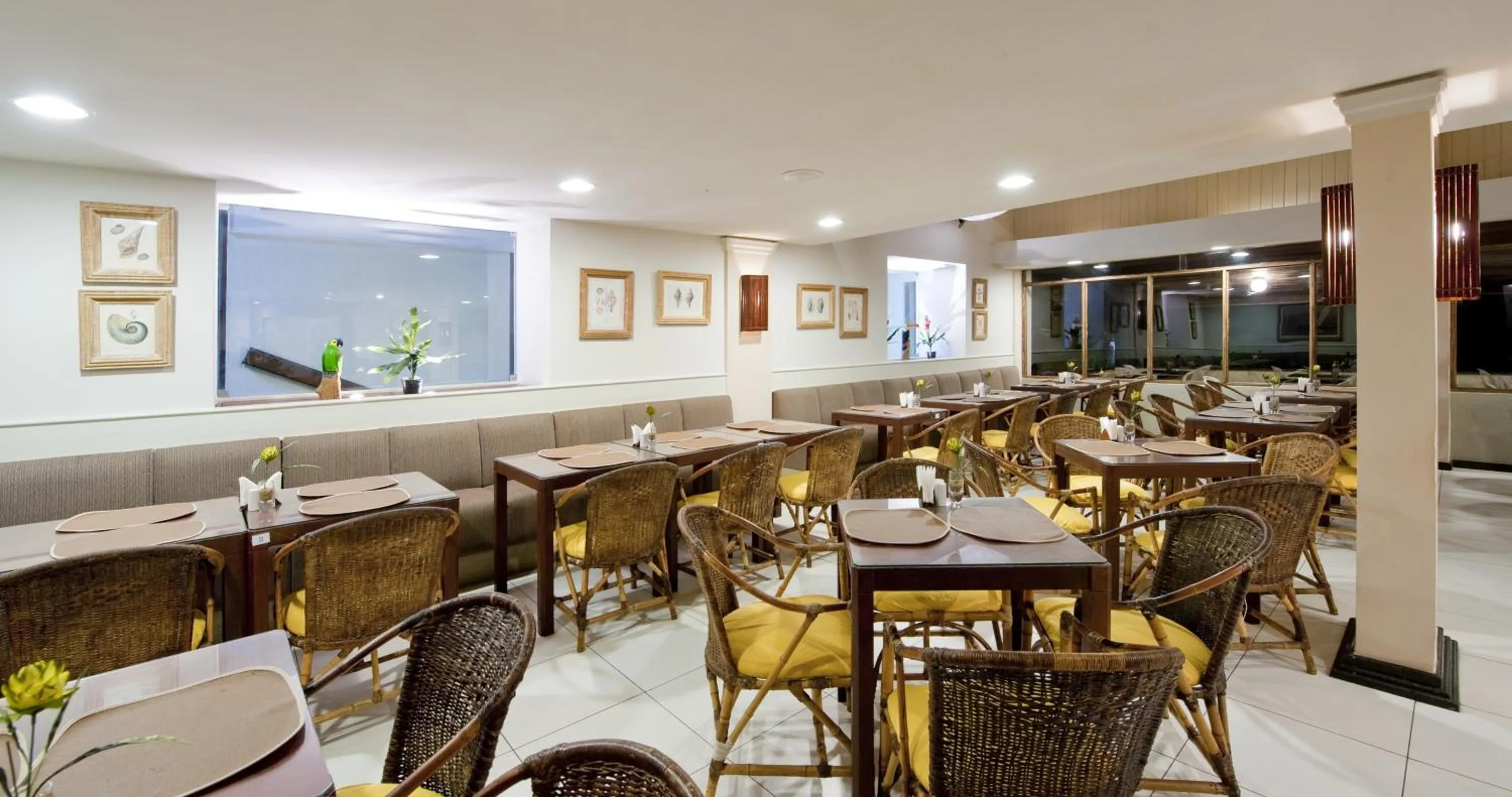 Restaurant/places to eat in Hotel Marsol Beach Resort