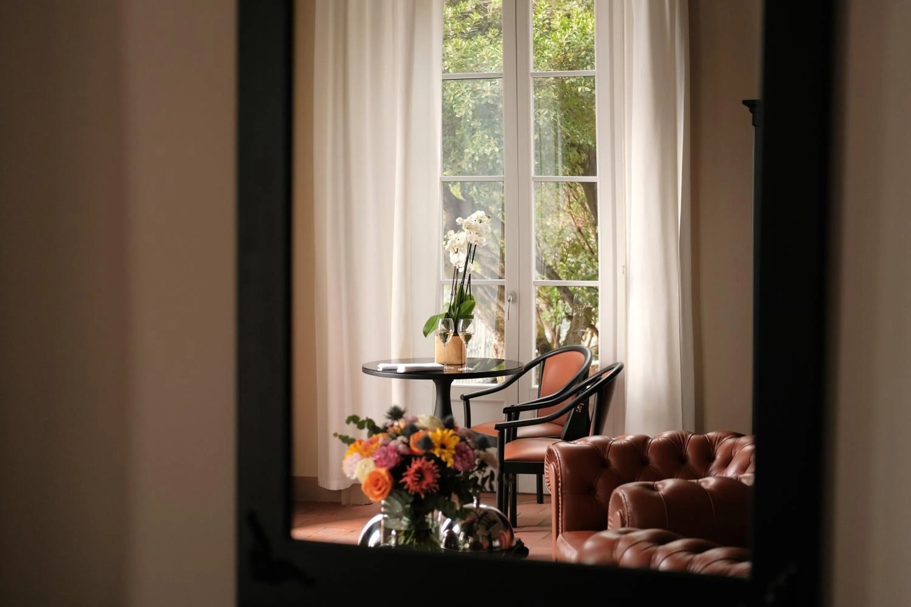 Living room in Hotel Royal Victoria, by R Collection Hotels