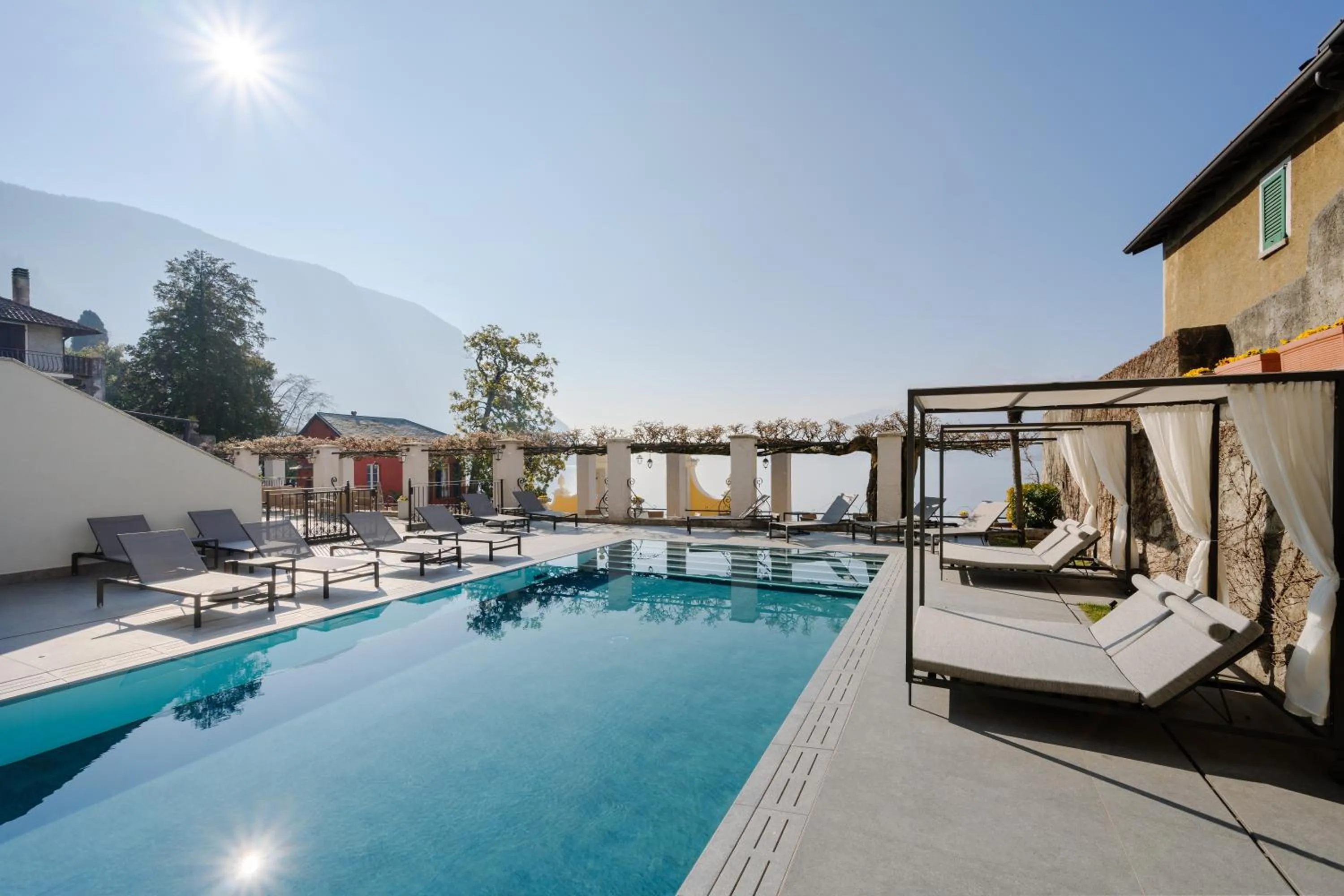 Swimming pool in Hotel Royal Victoria, by R Collection Hotels