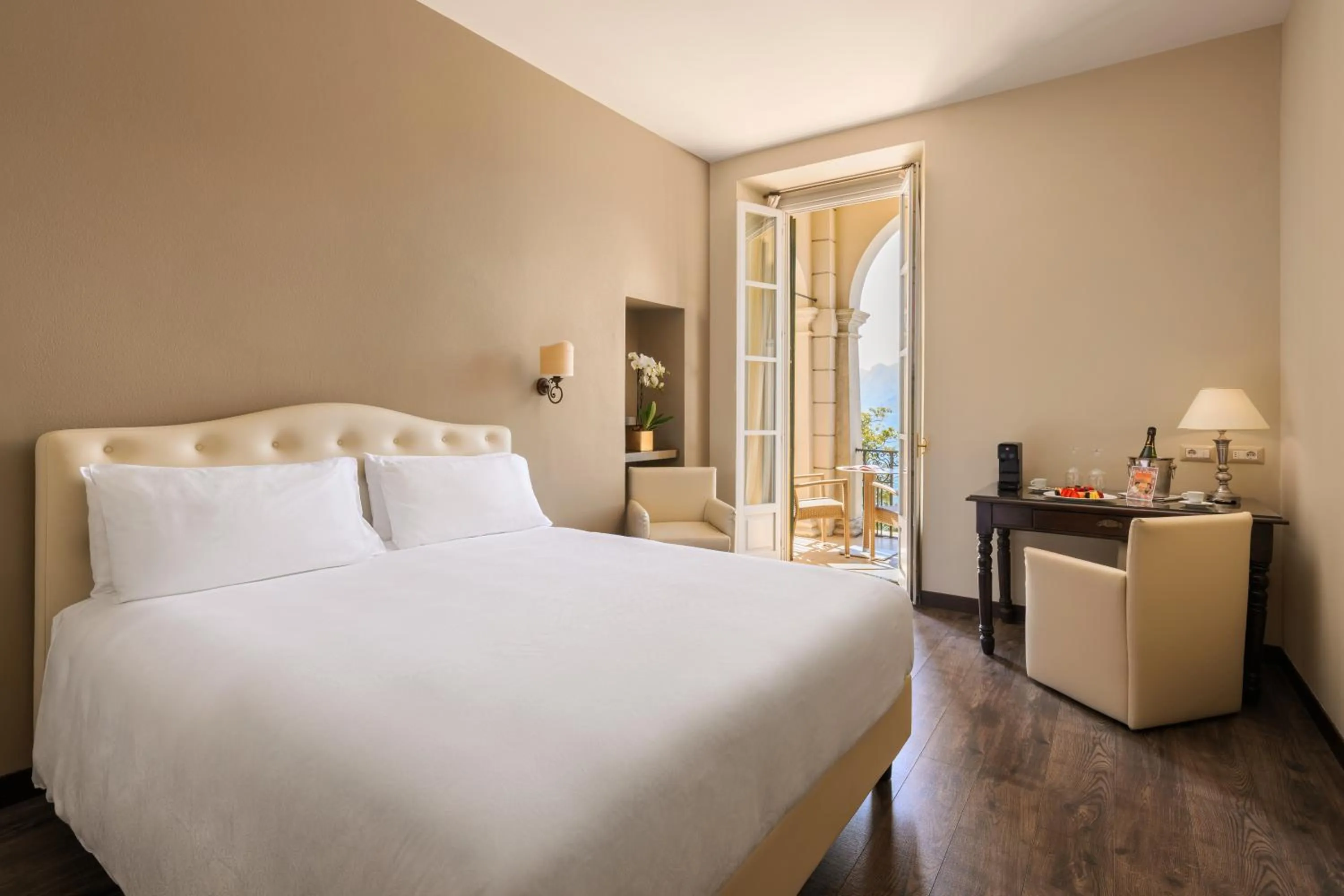 Bedroom, Bed in Hotel Royal Victoria, by R Collection Hotels