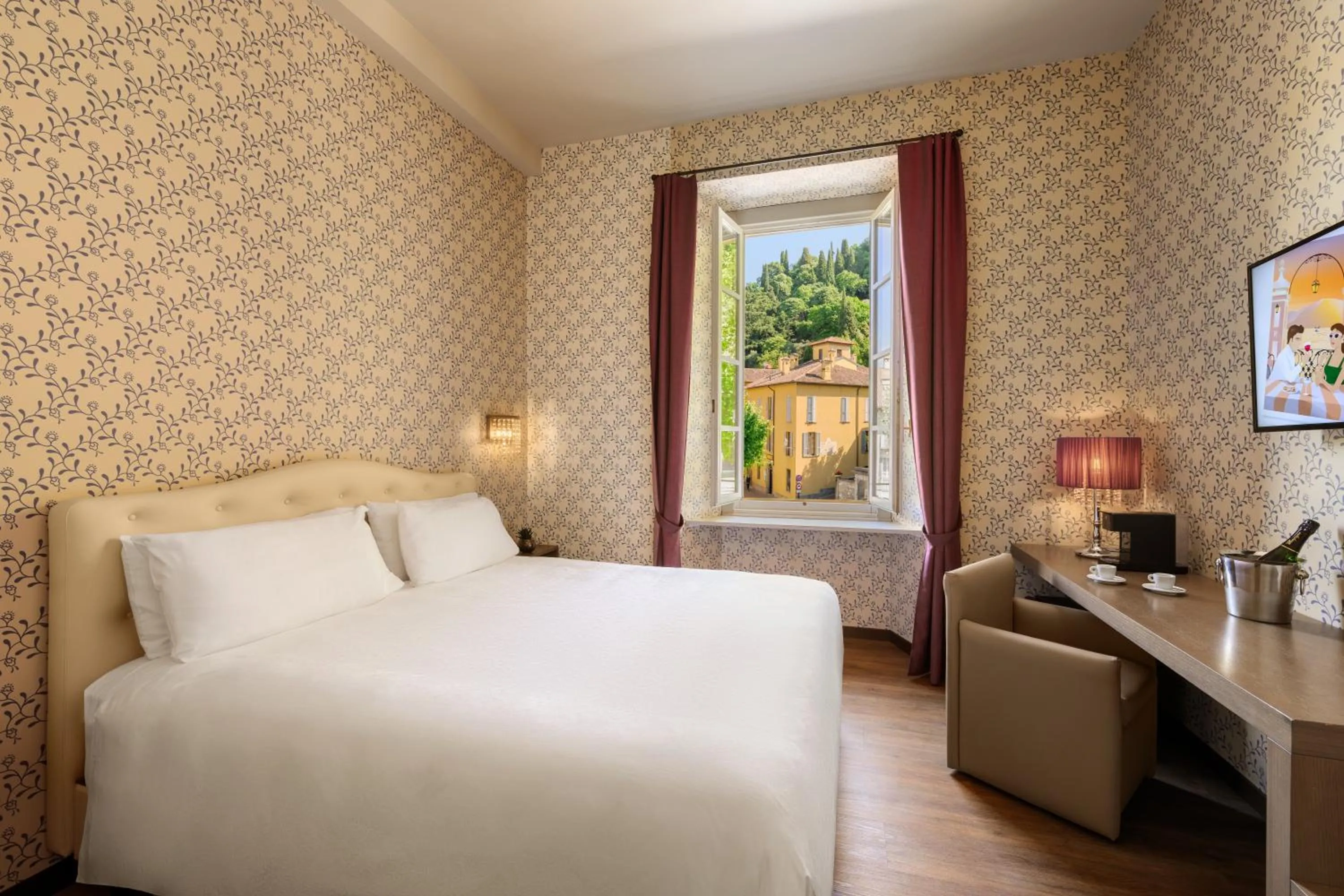 Bedroom, Bed in Hotel Royal Victoria, by R Collection Hotels
