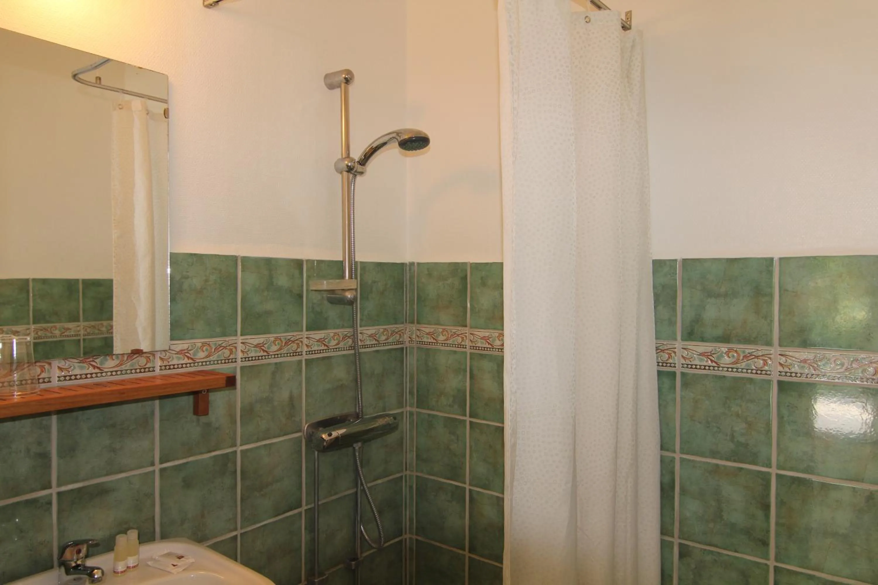 Shower in Snäck Annex