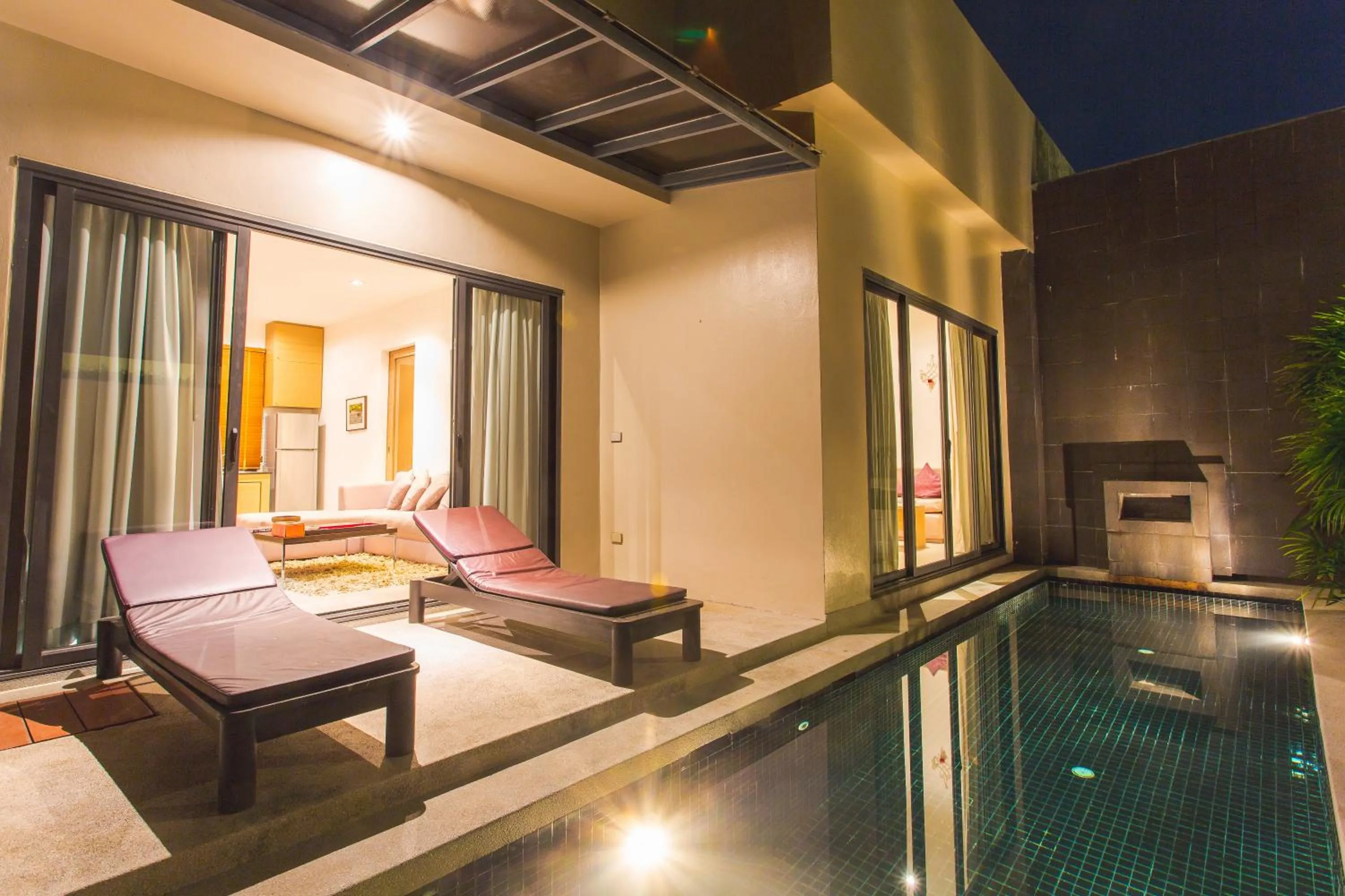 Swimming pool in Honeymooner Pool Villa@Seastone
