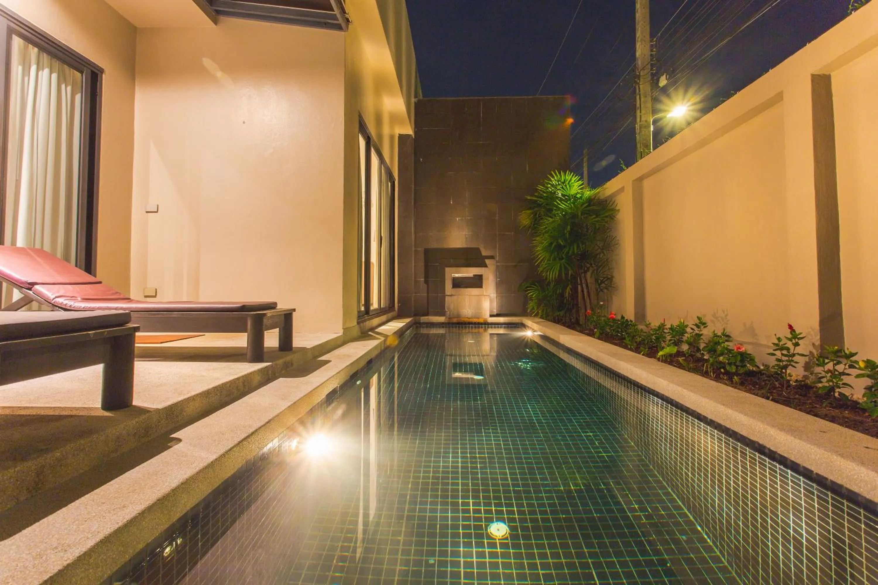 Swimming pool in Honeymooner Pool Villa@Seastone