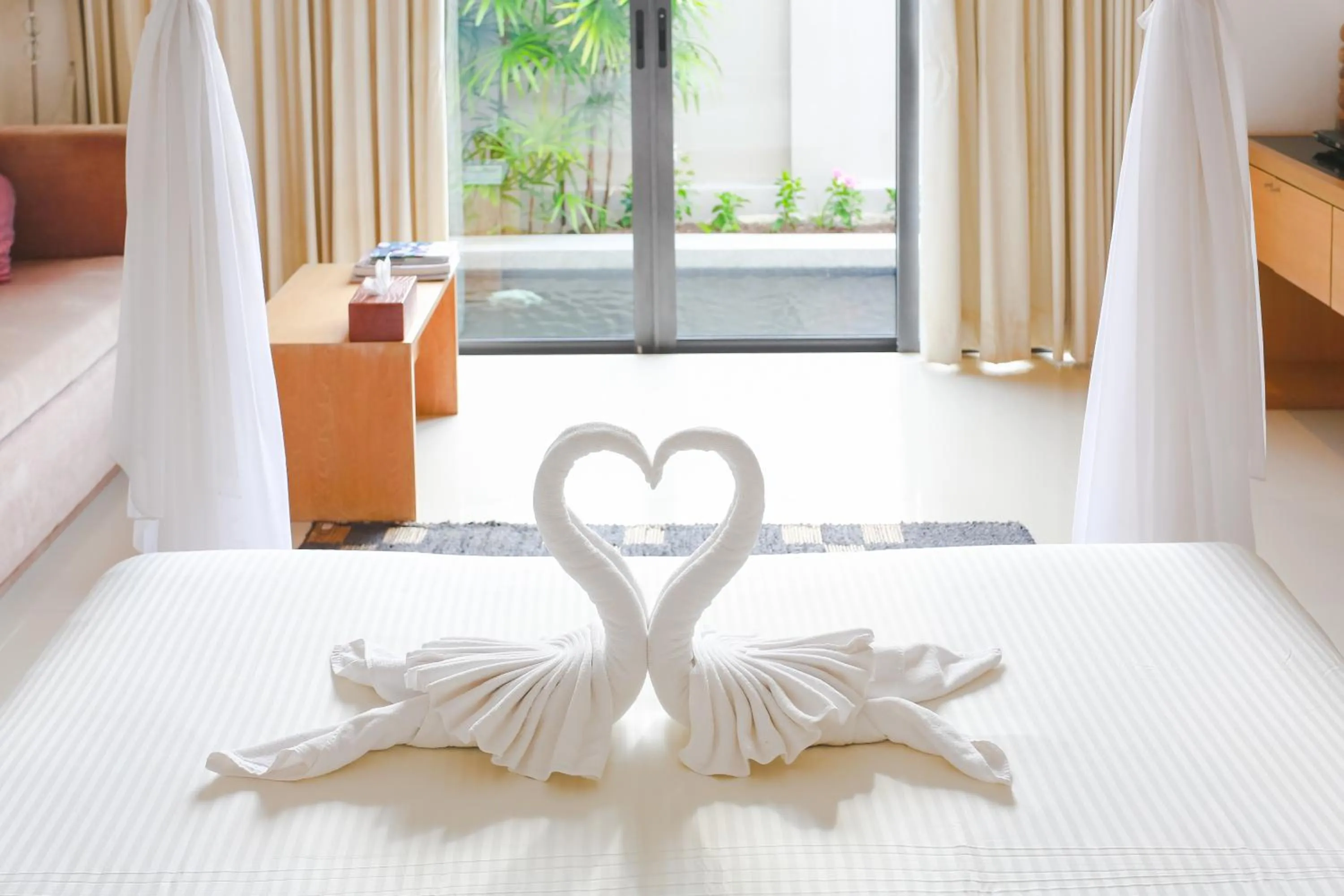 Bedroom, Bed in Honeymooner Pool Villa@Seastone