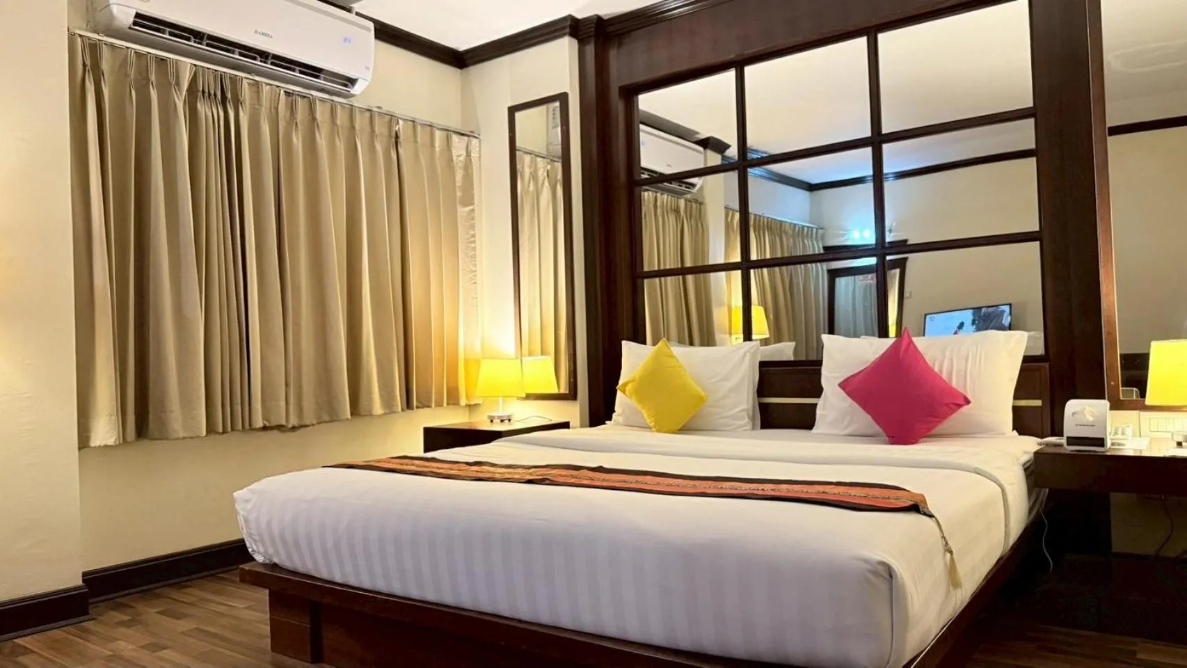 Bedroom, Bed in Grand Business Inn