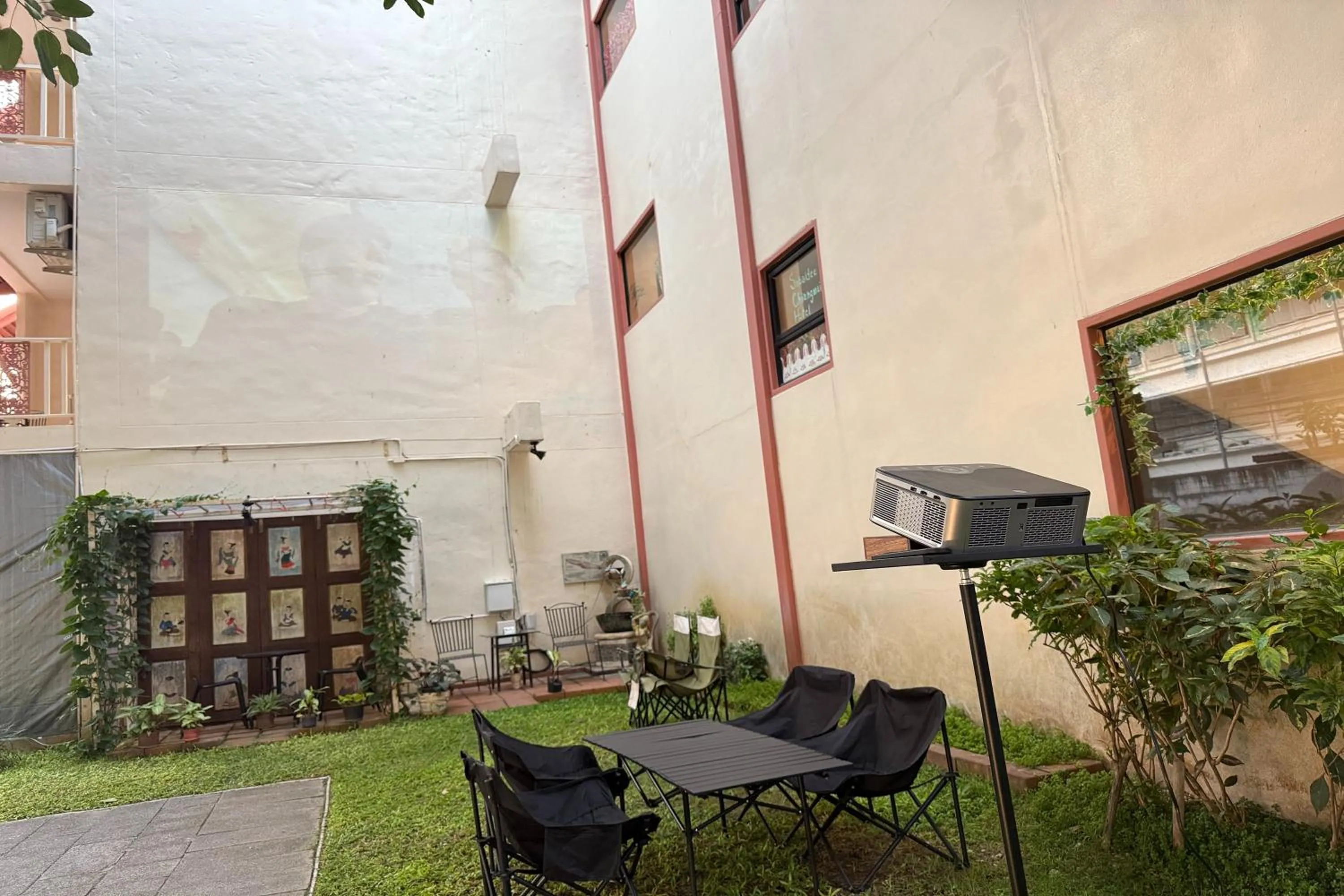 Garden in Sabaidee Chiangmai Hotel