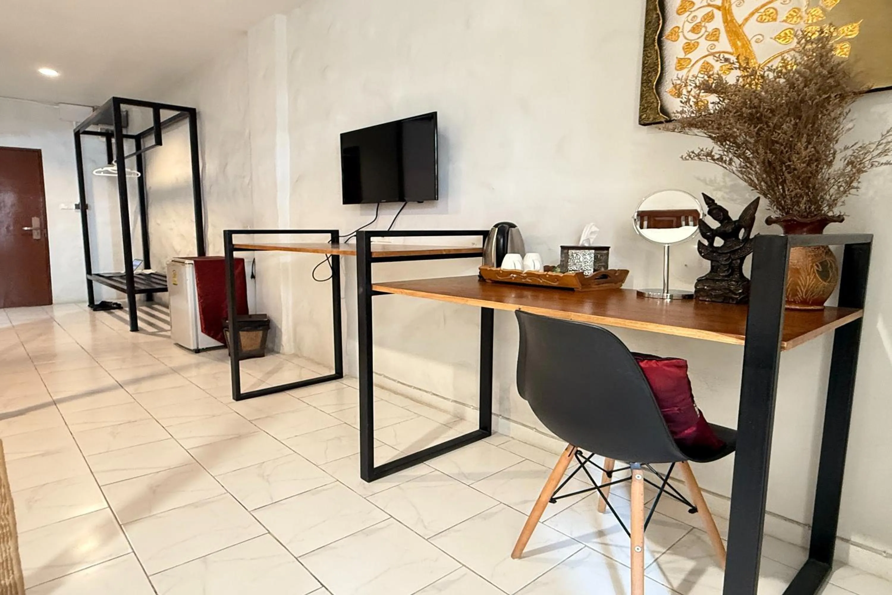 TV and multimedia in Sabaidee Chiangmai Hotel