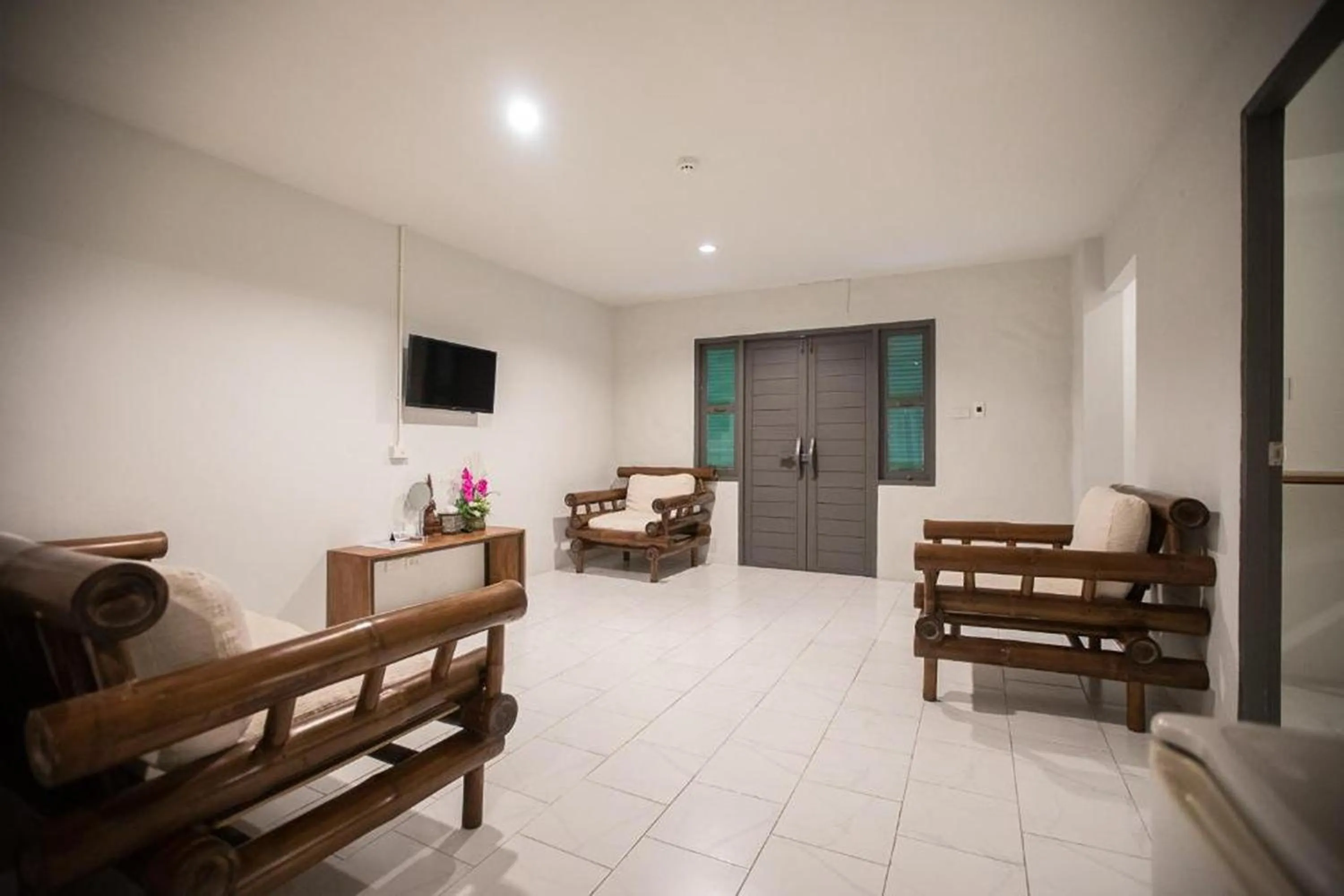 Seating area in Sabaidee Chiangmai Hotel