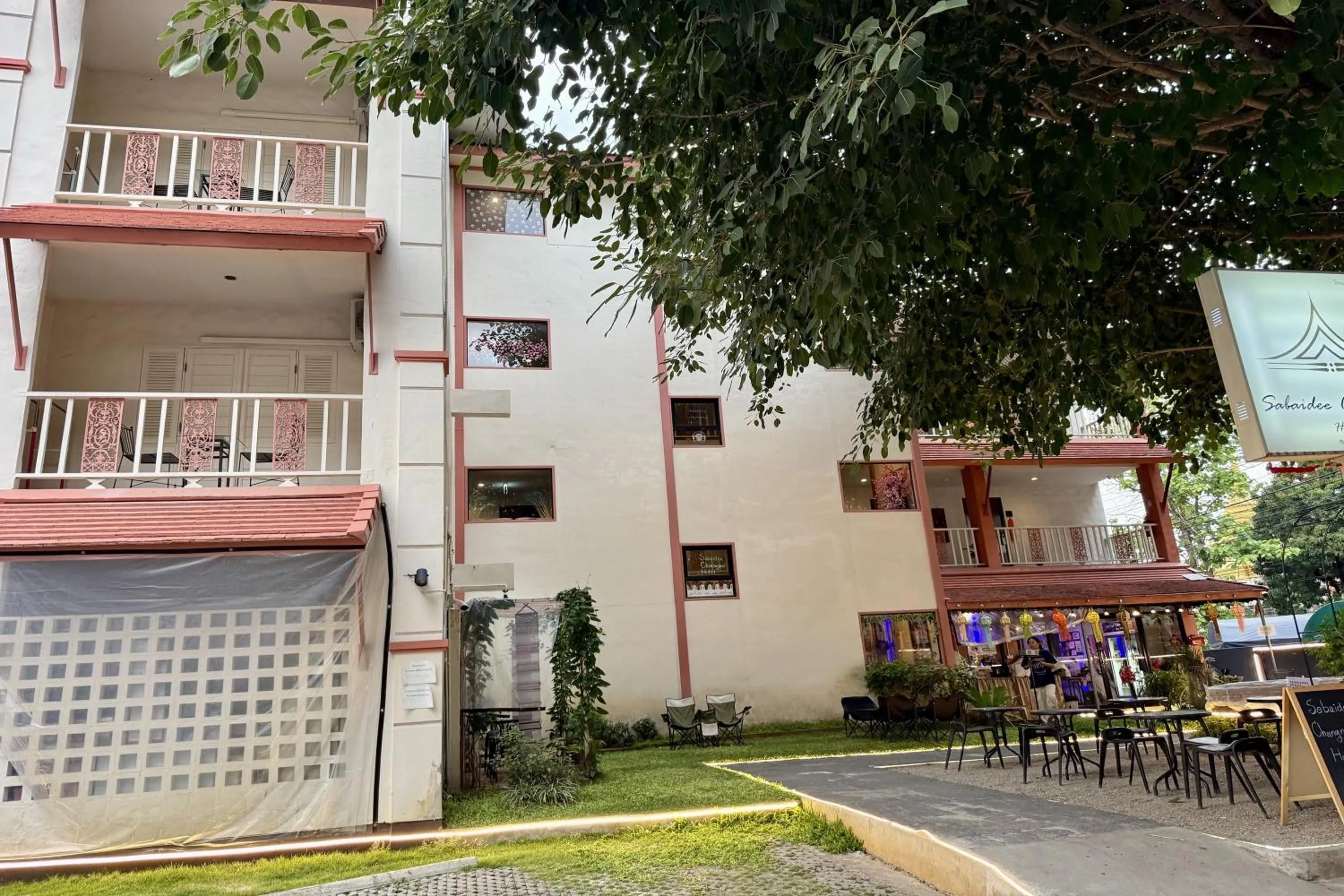 Property building in Sabaidee Chiangmai Hotel