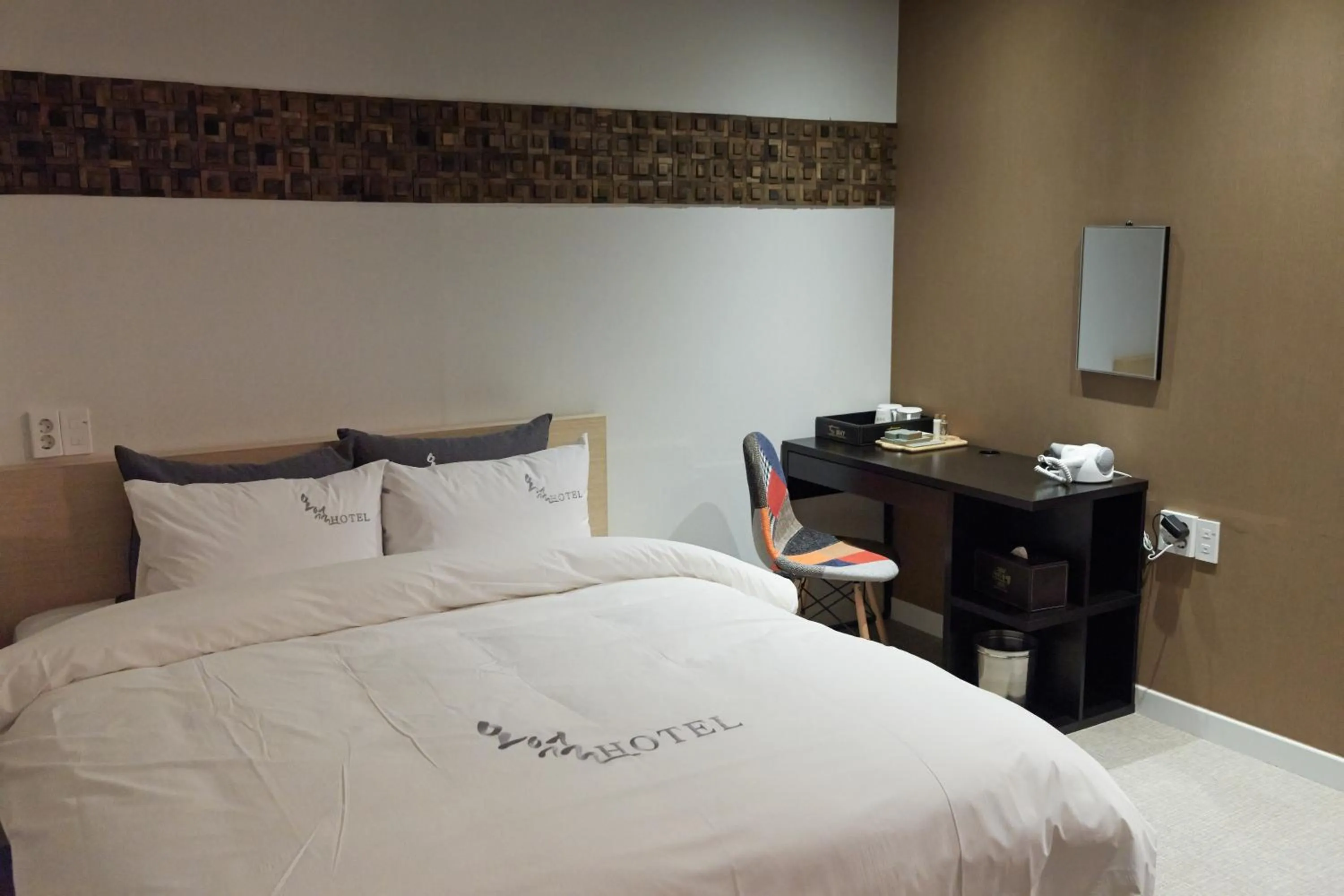 Bed in Hotel The May