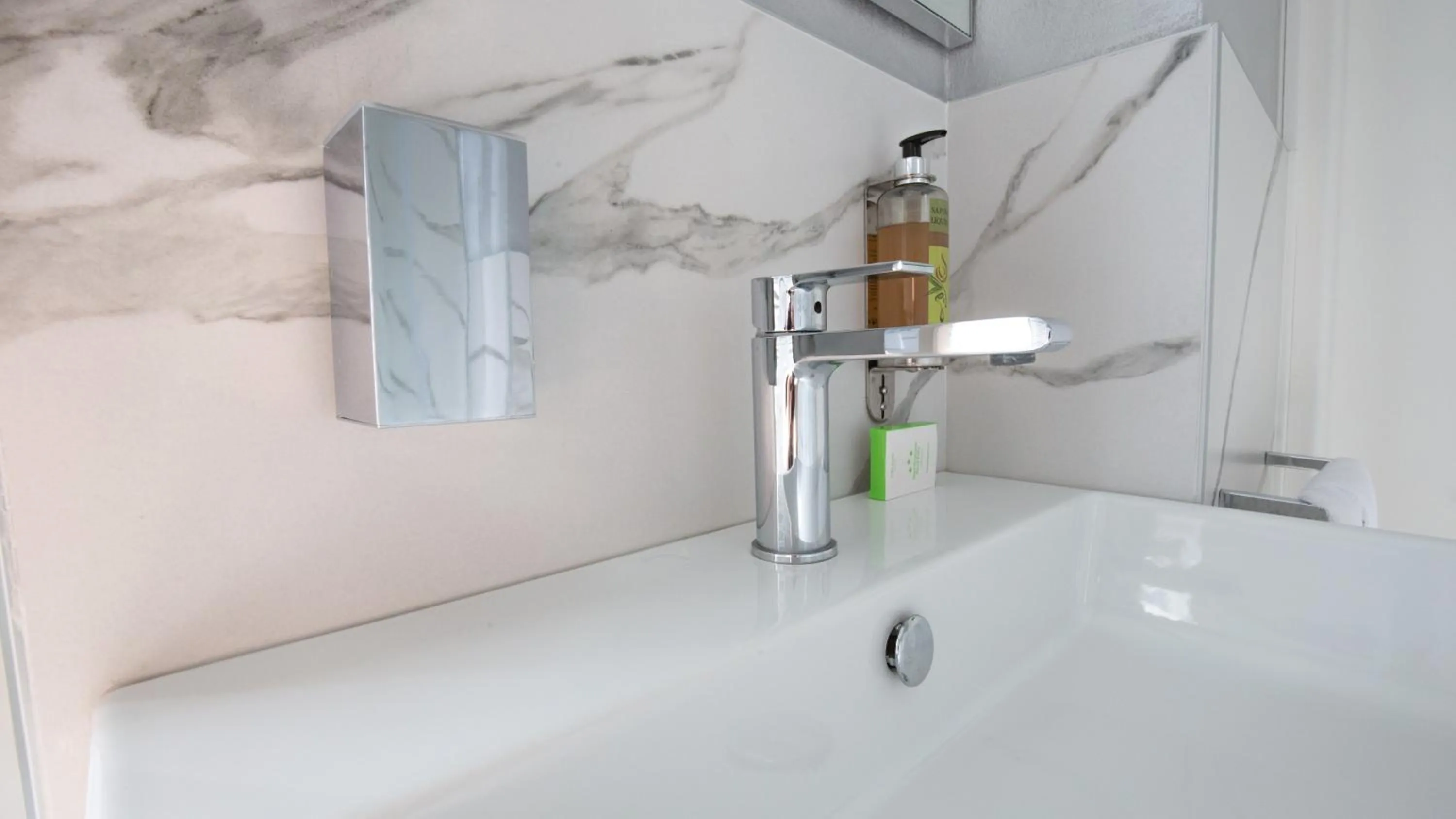 Bathroom in Albergo Pesce D'oro