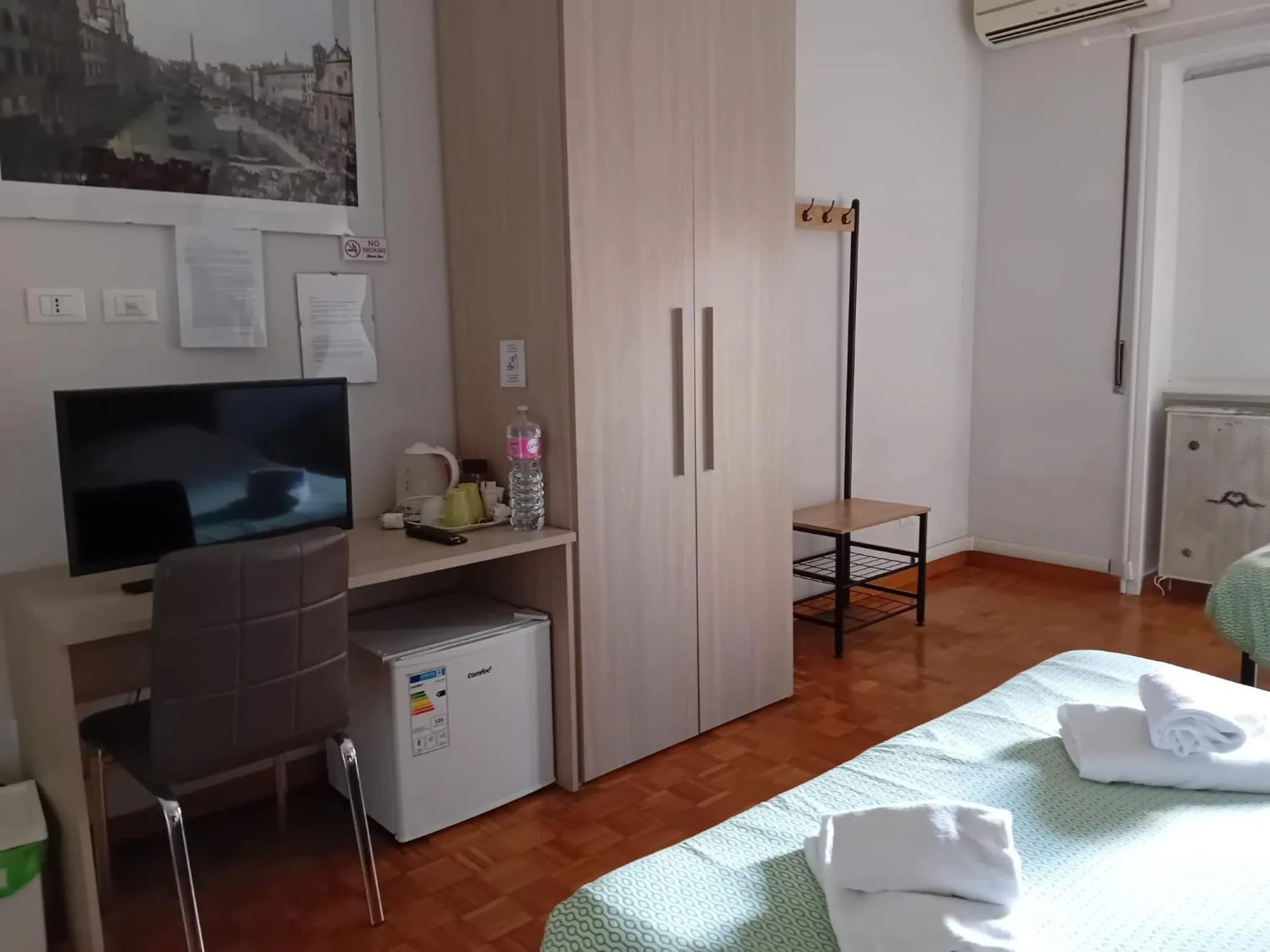 hair dresser, Bed in Olimpica Relais guest house