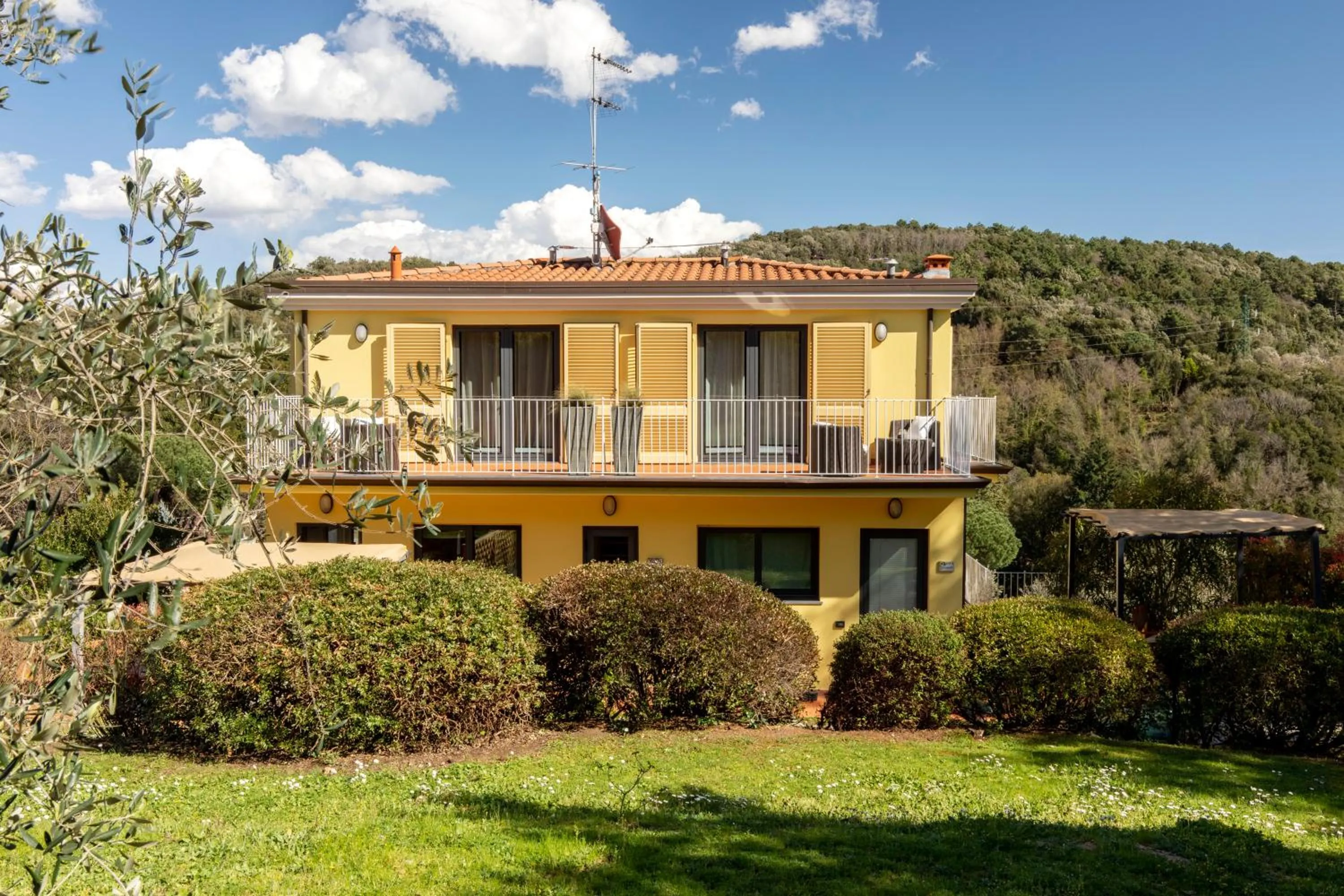Property building in Holiday Prato Verde
