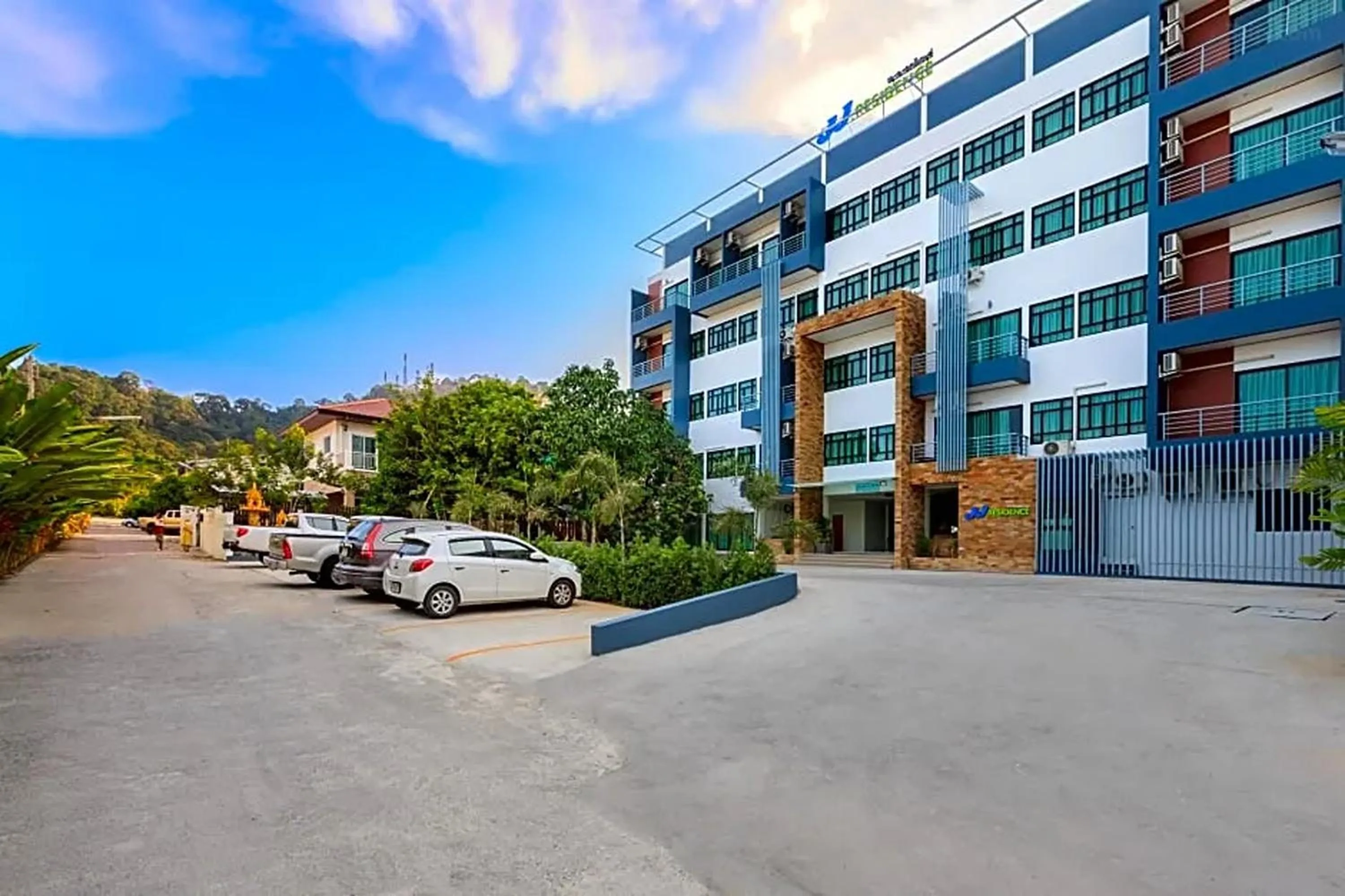 Property building in JJ Residence Phuket Town