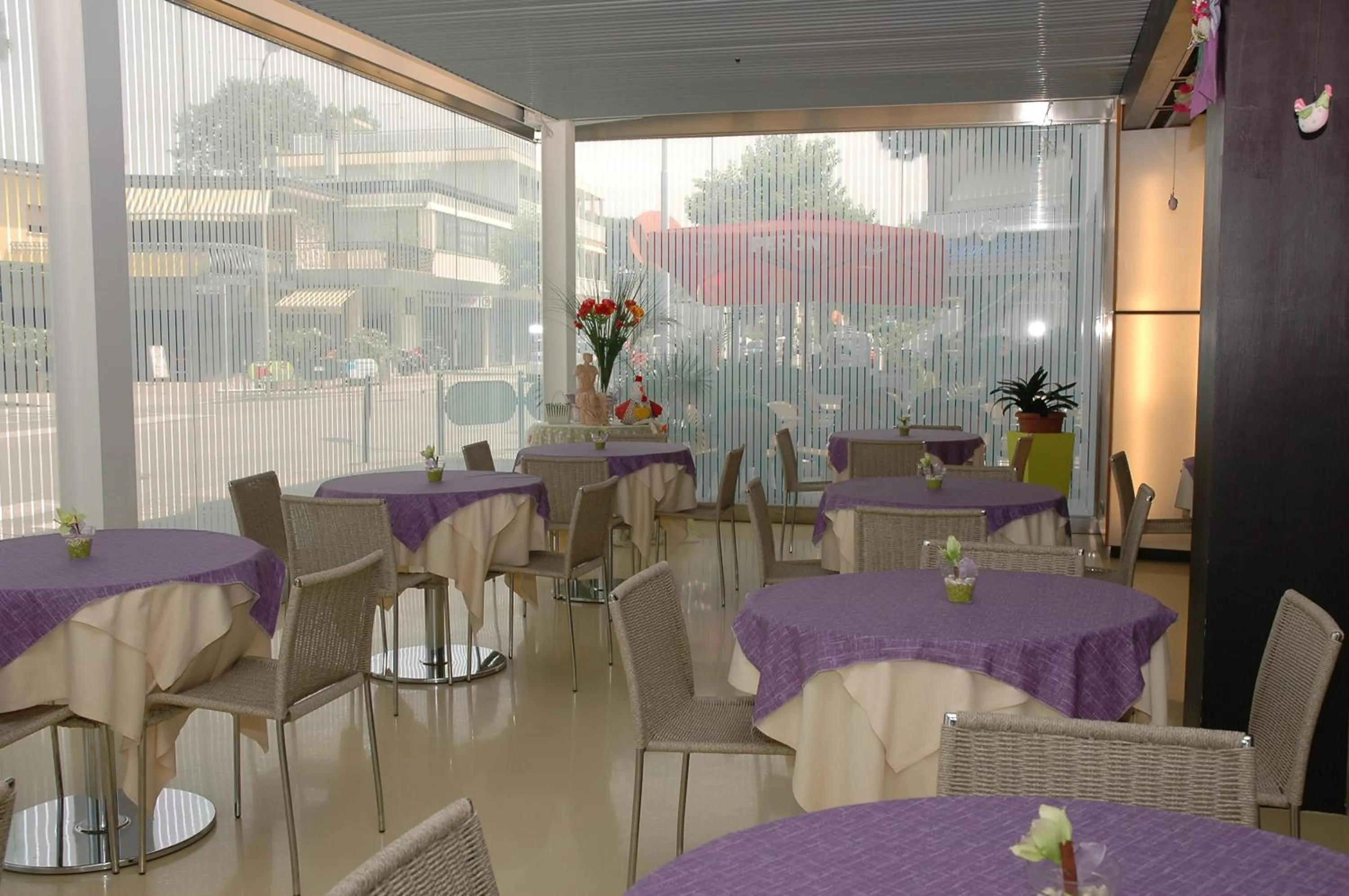 Restaurant/places to eat in Hotel Elvia